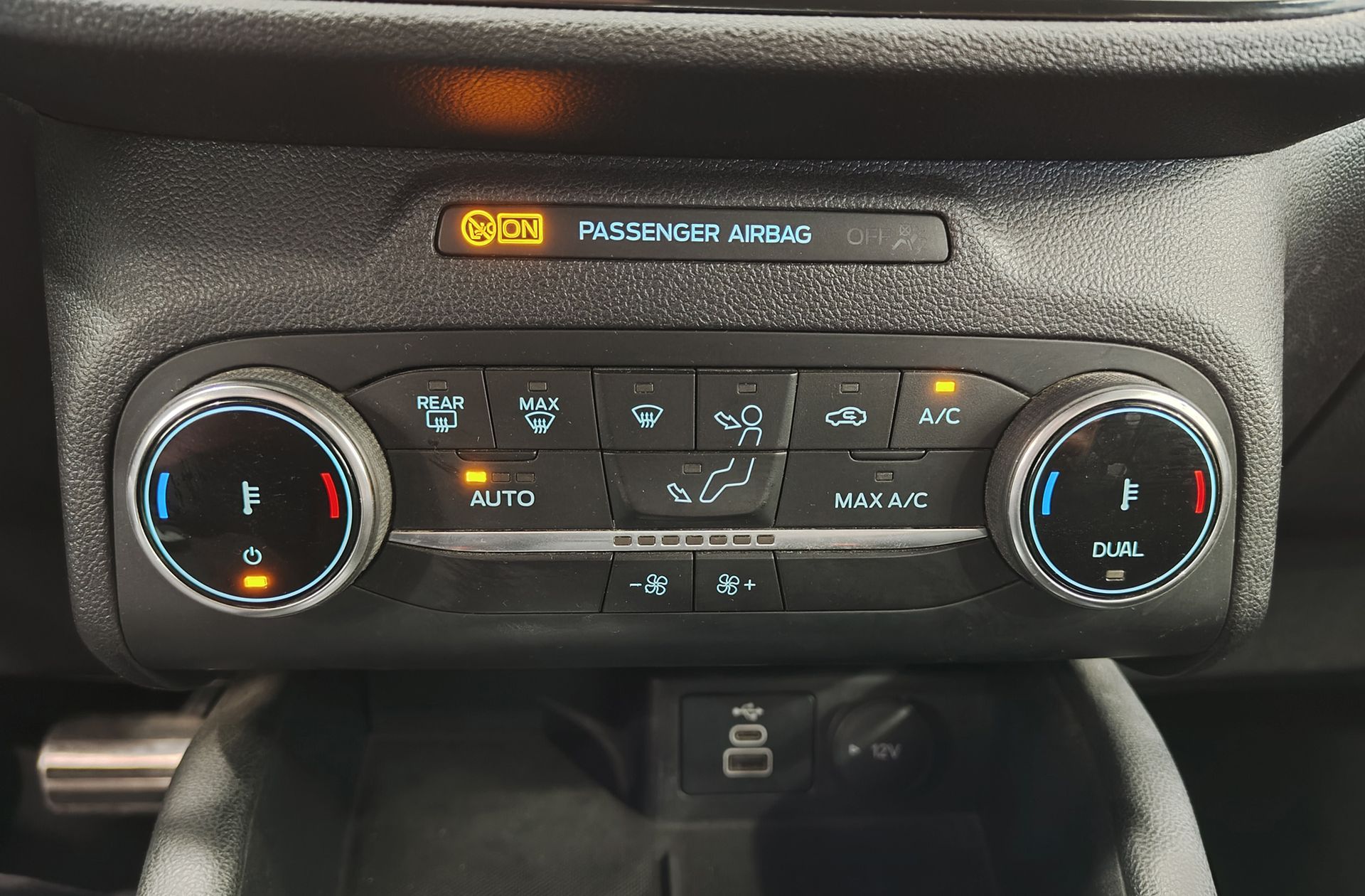 Ford Kuga 2.5 Duratec PHEV ST-Line X - foto 29