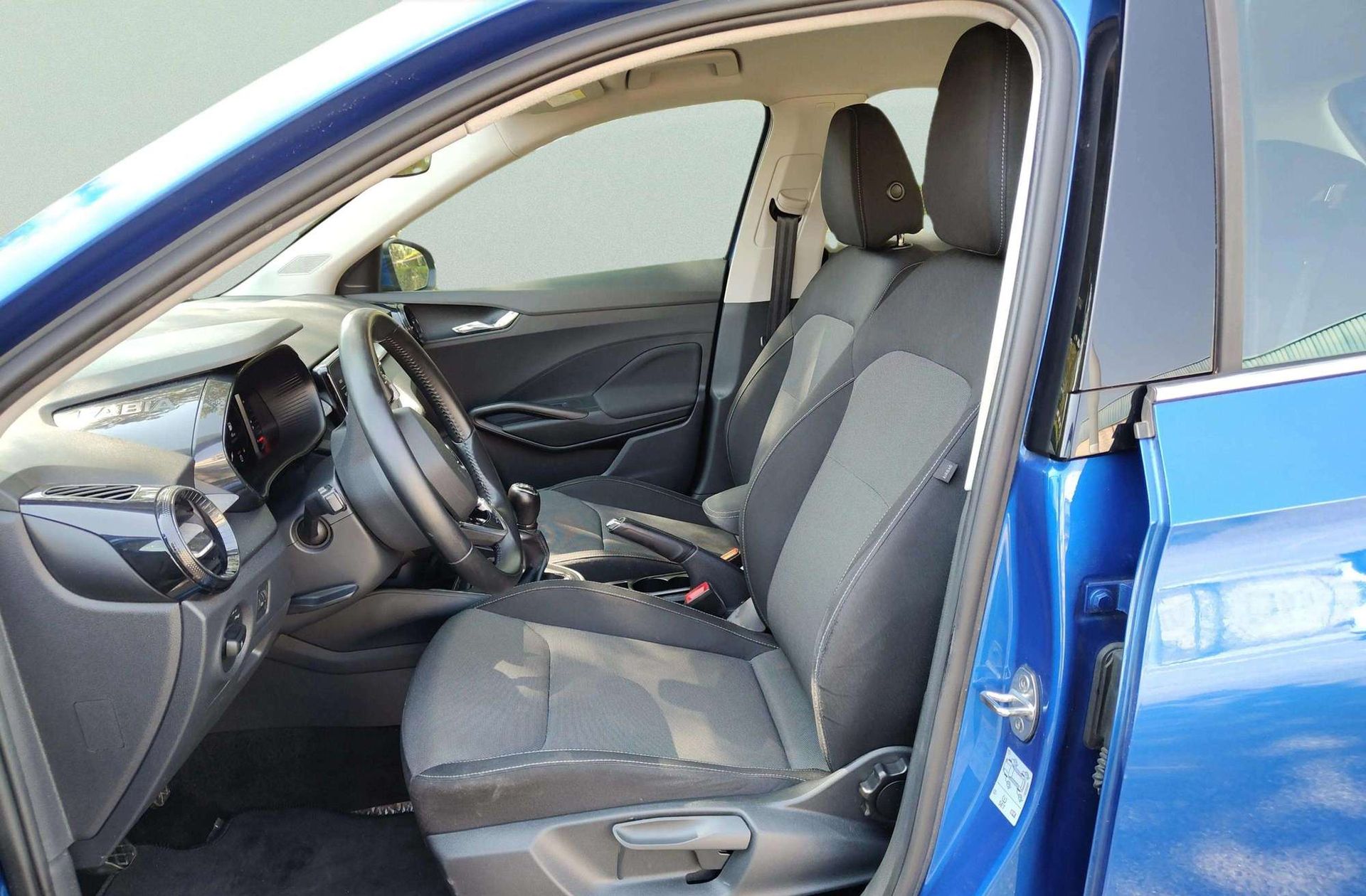 Škoda Fabia 1.0 TSI Ambition - foto 9