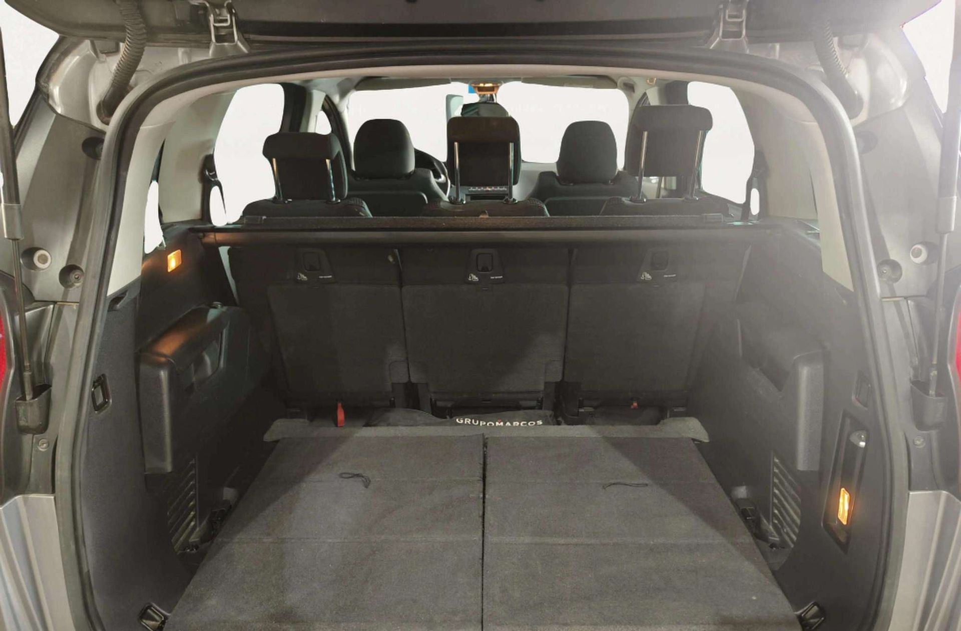 Peugeot 5008 2.0 BlueHDi Allure FAP 7 plazas - foto 16