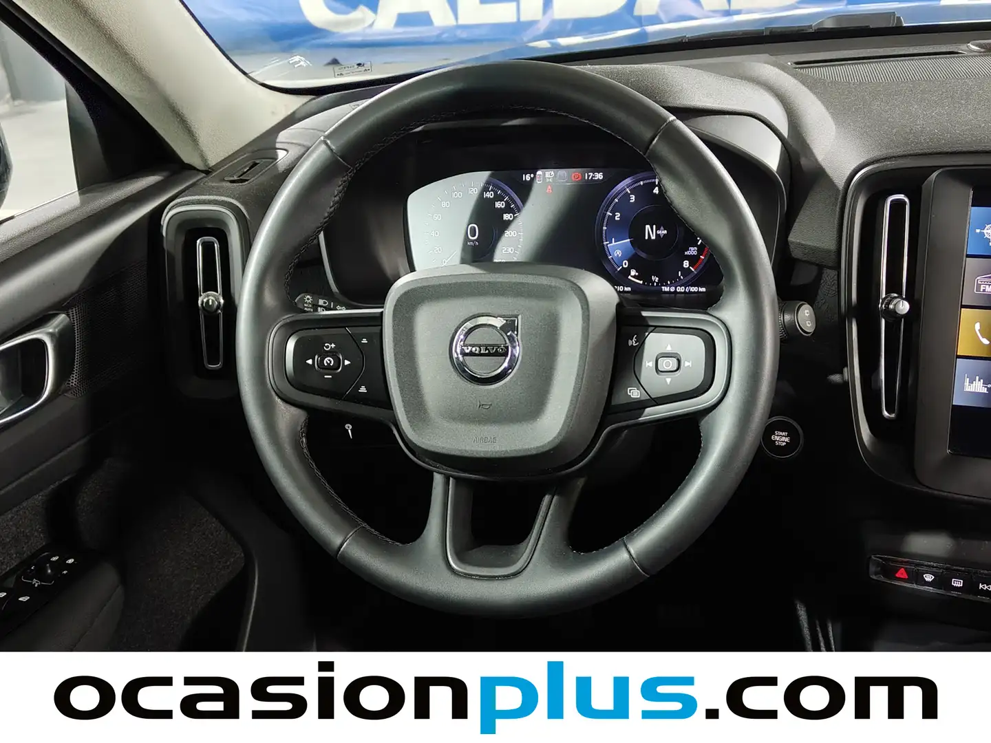 Foto Volvo XC40 Volvo XC40 T2 Momentum Core (129 CV)