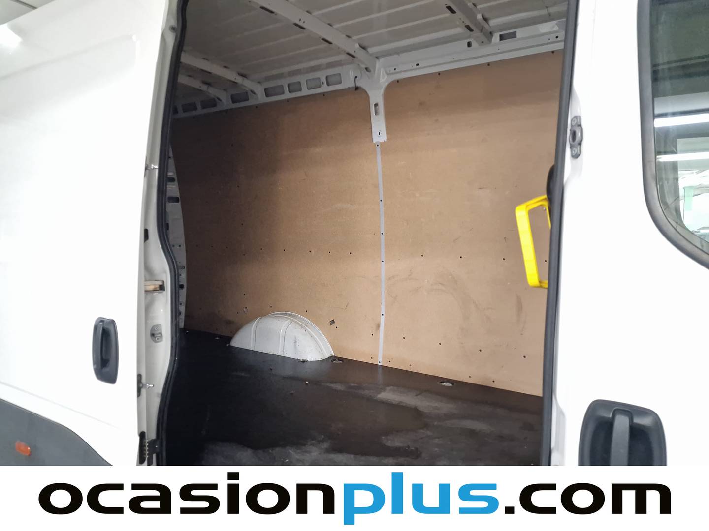 Iveco Daily Iveco Daily Furgon 35S 16H V 3520/H2 (156 CV) 3 Plazas al mejor precio