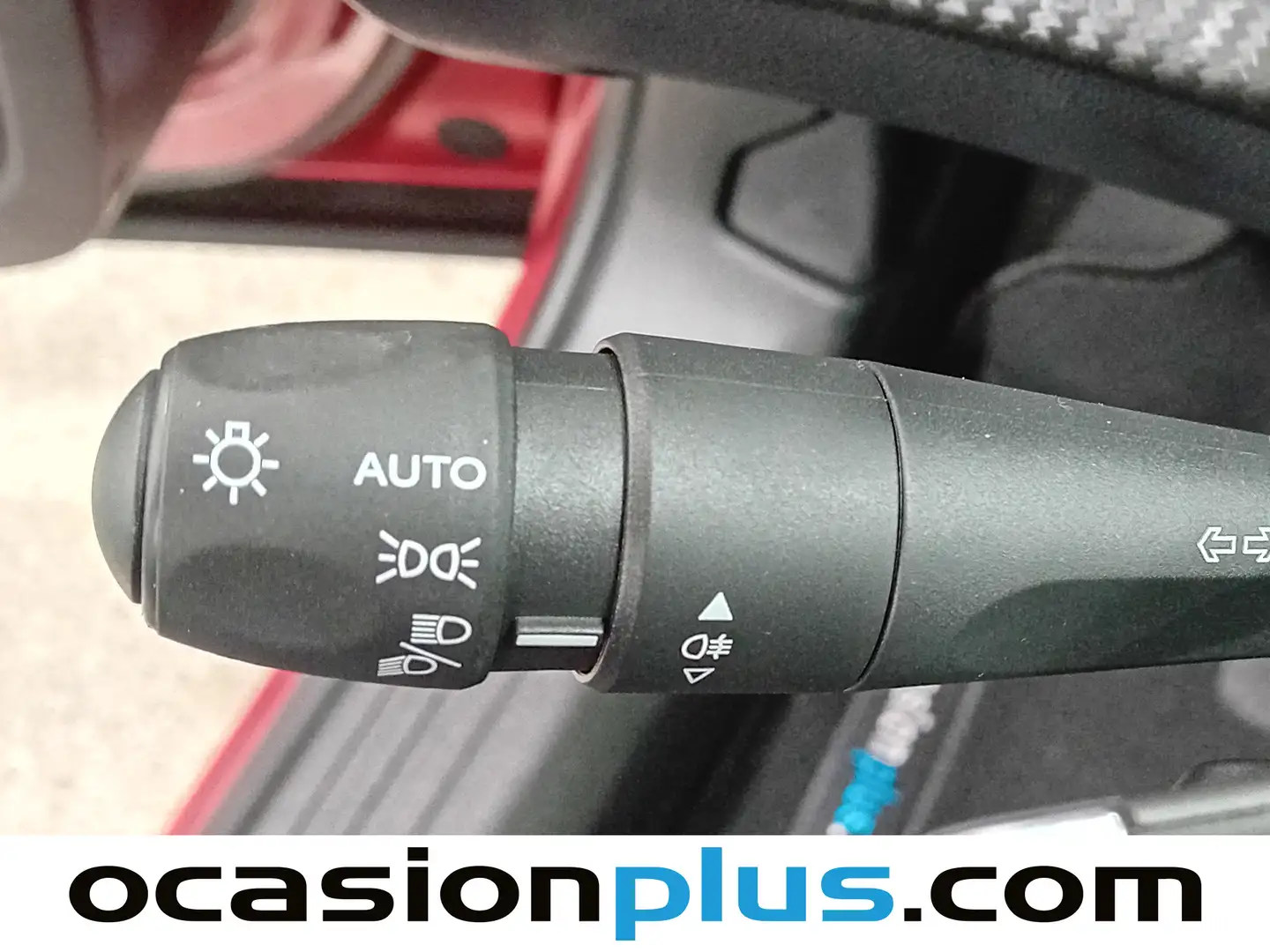 Foto Peugeot 2008 Peugeot 2008 Allure Hybrid eDCS6 (145 CV)