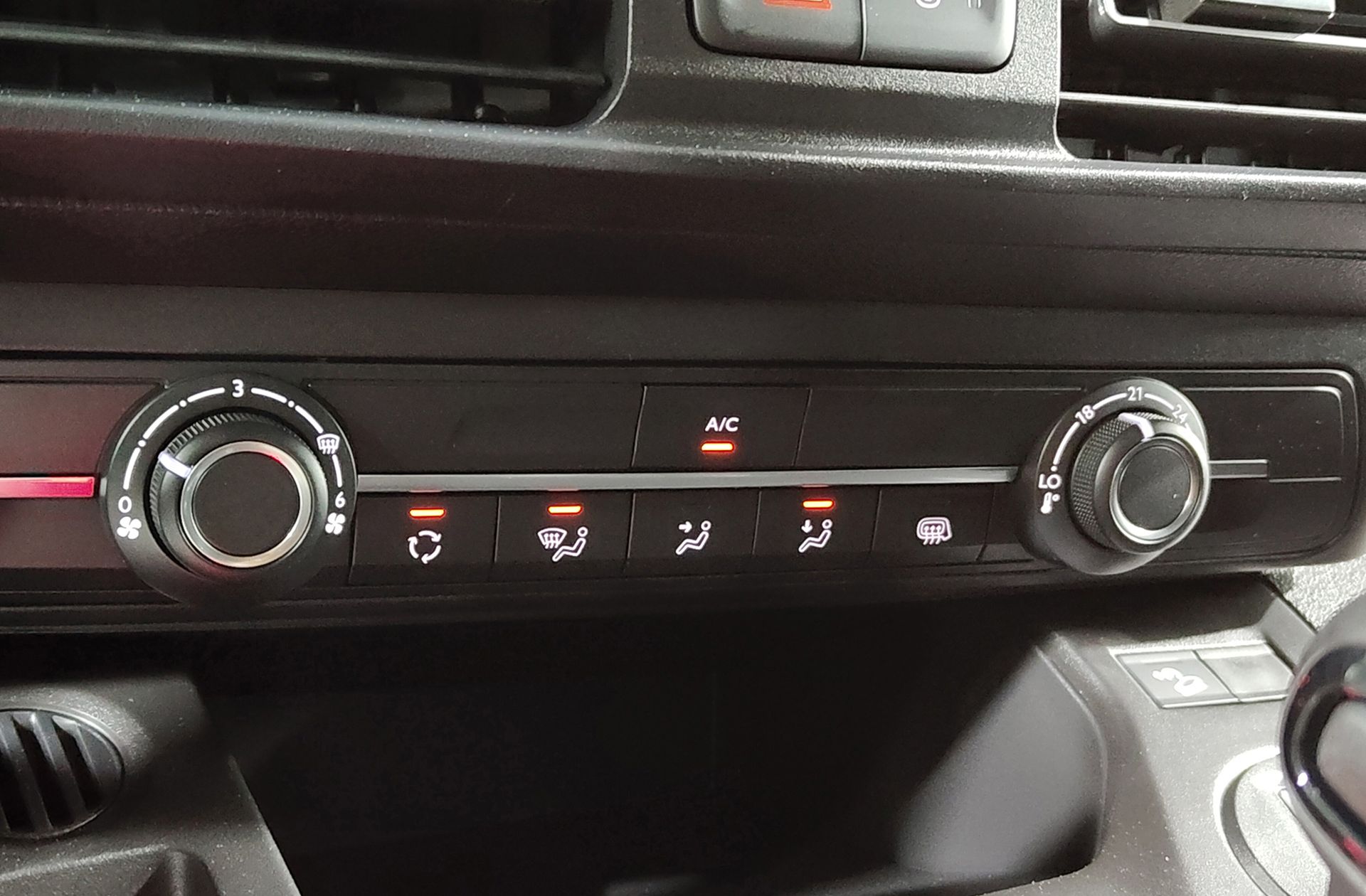 Fiat Doblò BlueHDi 100 M - foto 28