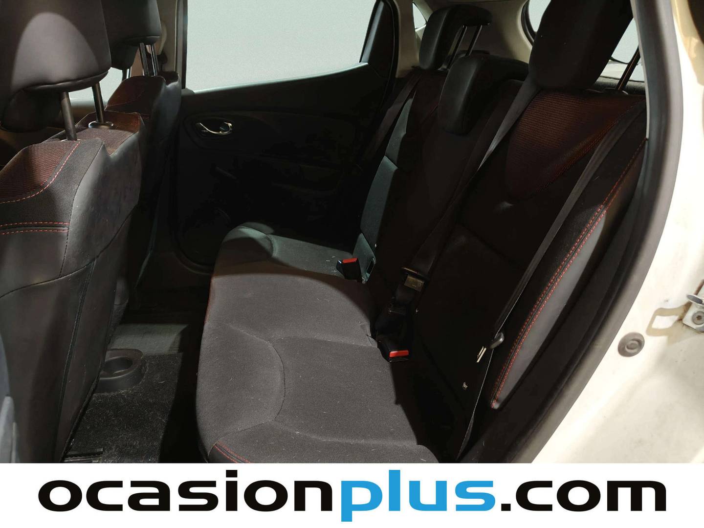 Foto asientos traseros Renault Clio Renault Clio 1.2 16v Business (75 CV)
