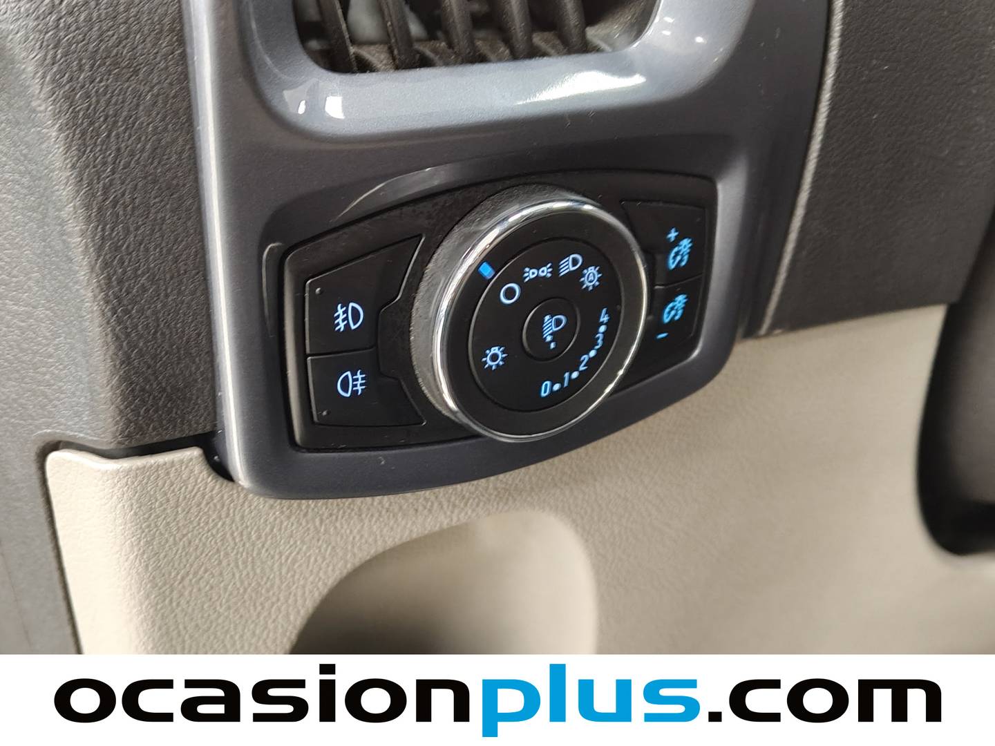 Foto Ford Tourneo Custom Ford Tourneo Custom 2.2 TDCI 300 L1 Titanium 8 Plazas (125 CV)