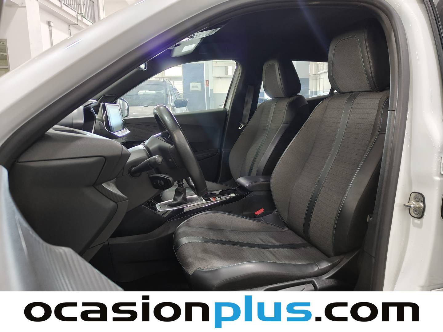 Foto asientos delanteros Peugeot 2008 Peugeot 2008 PureTech 100 S&S Allure  (100 CV)