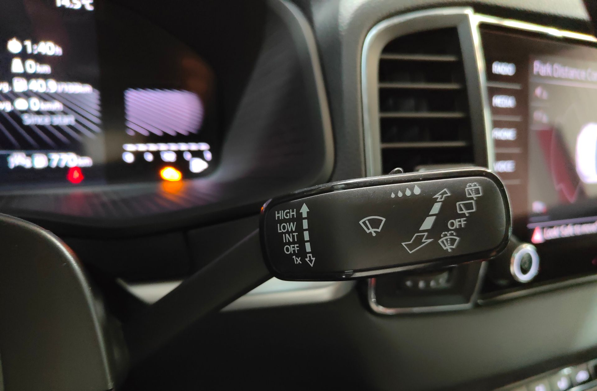 Škoda Karoq 2.0 TDI Selection - foto 25