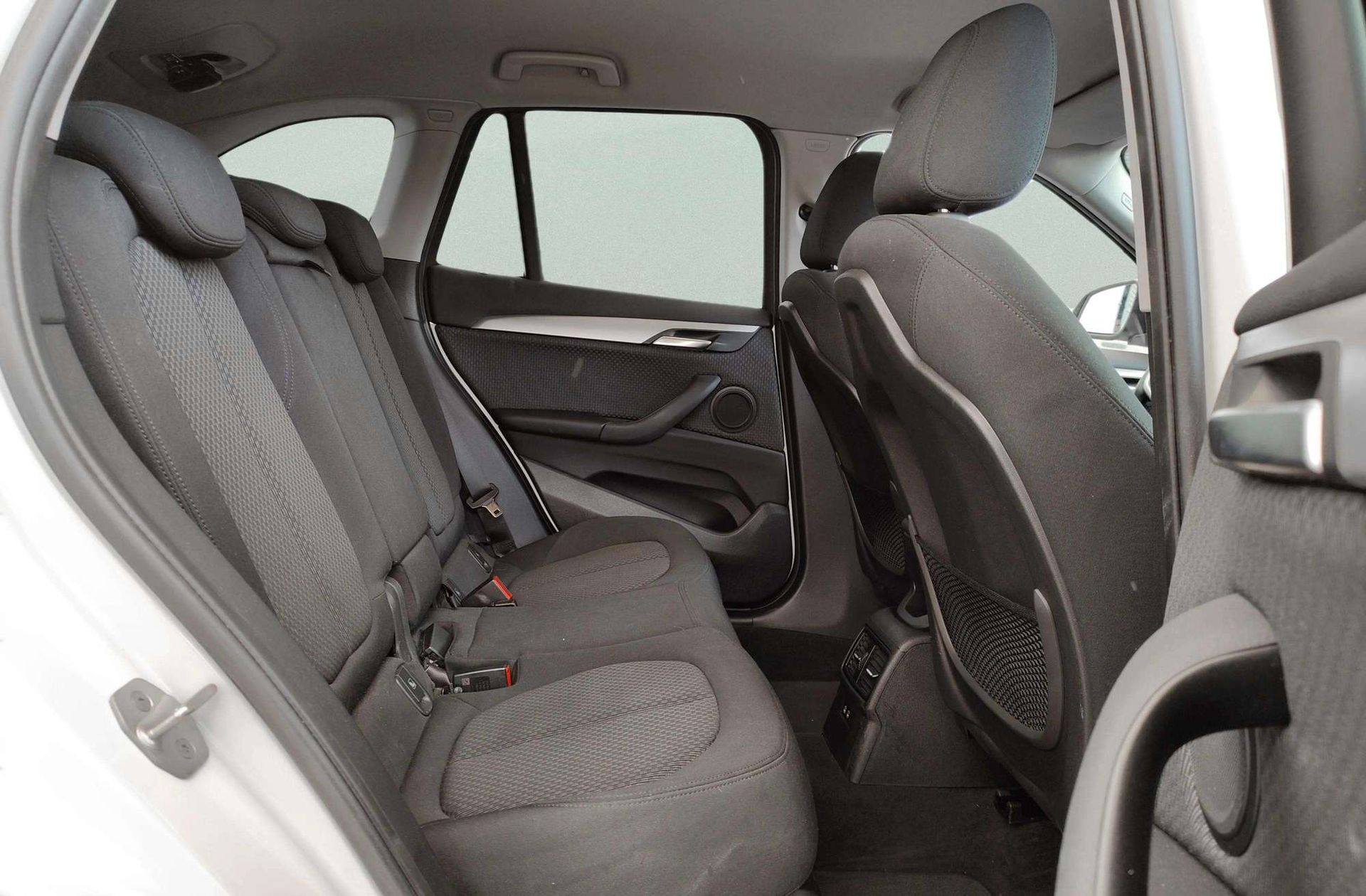 BMW X1 sDrive16d Business - foto 21