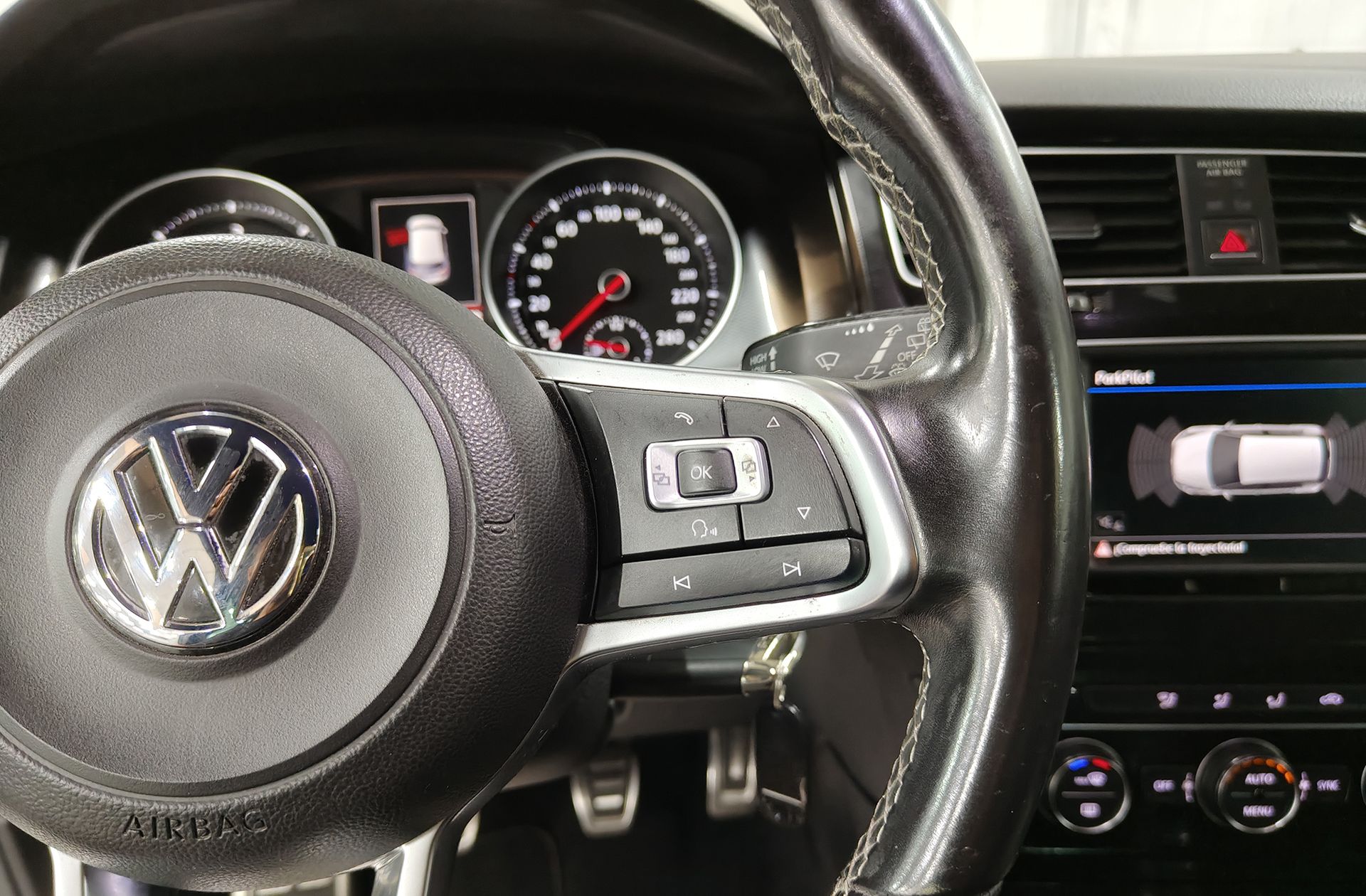 Volkswagen Golf GTD 2.0 TDI BMT - foto 27