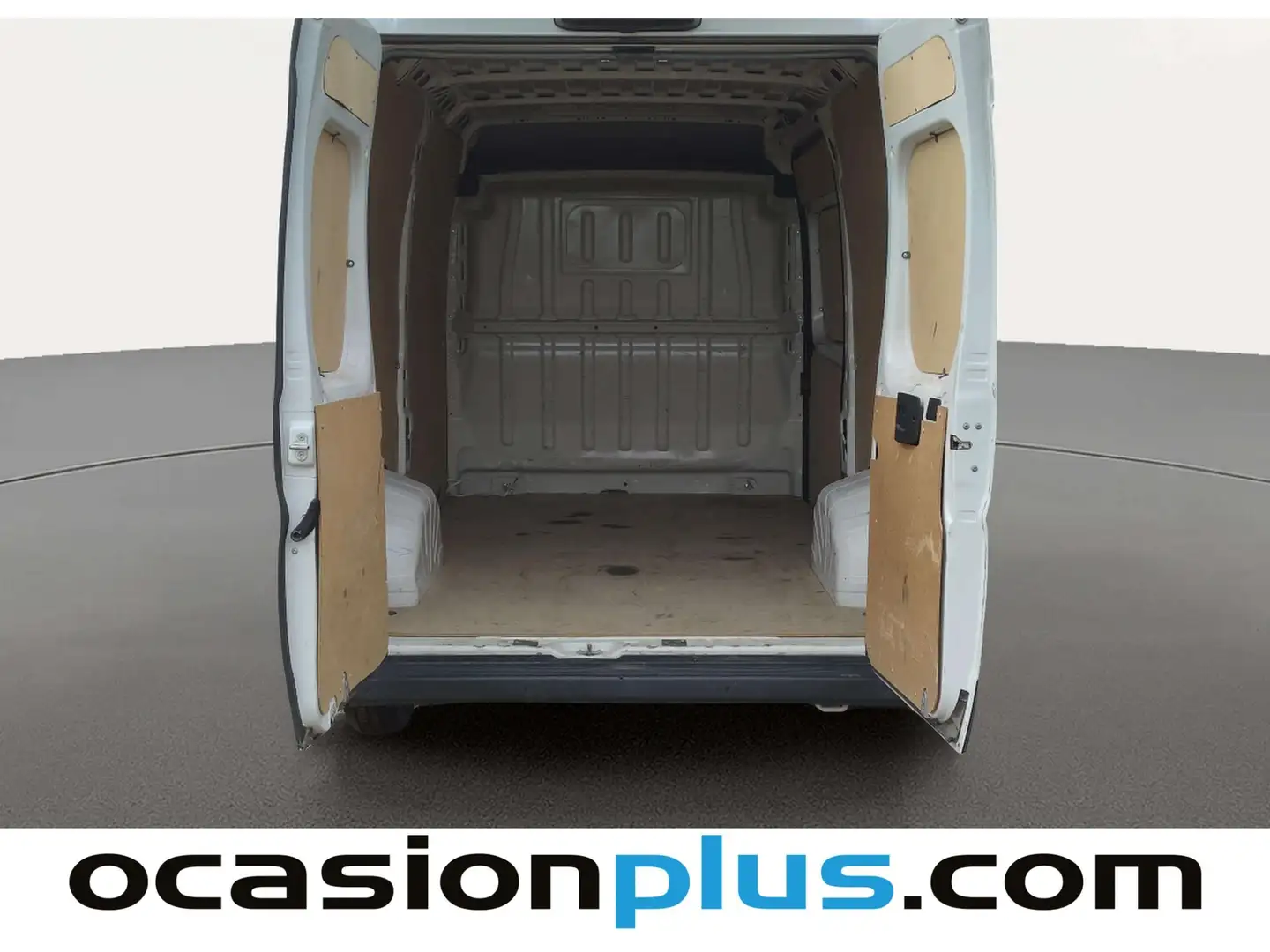 Foto Peugeot Boxer PEUGEOT Boxer 3.3 L2 H2 BHDI (120CV)