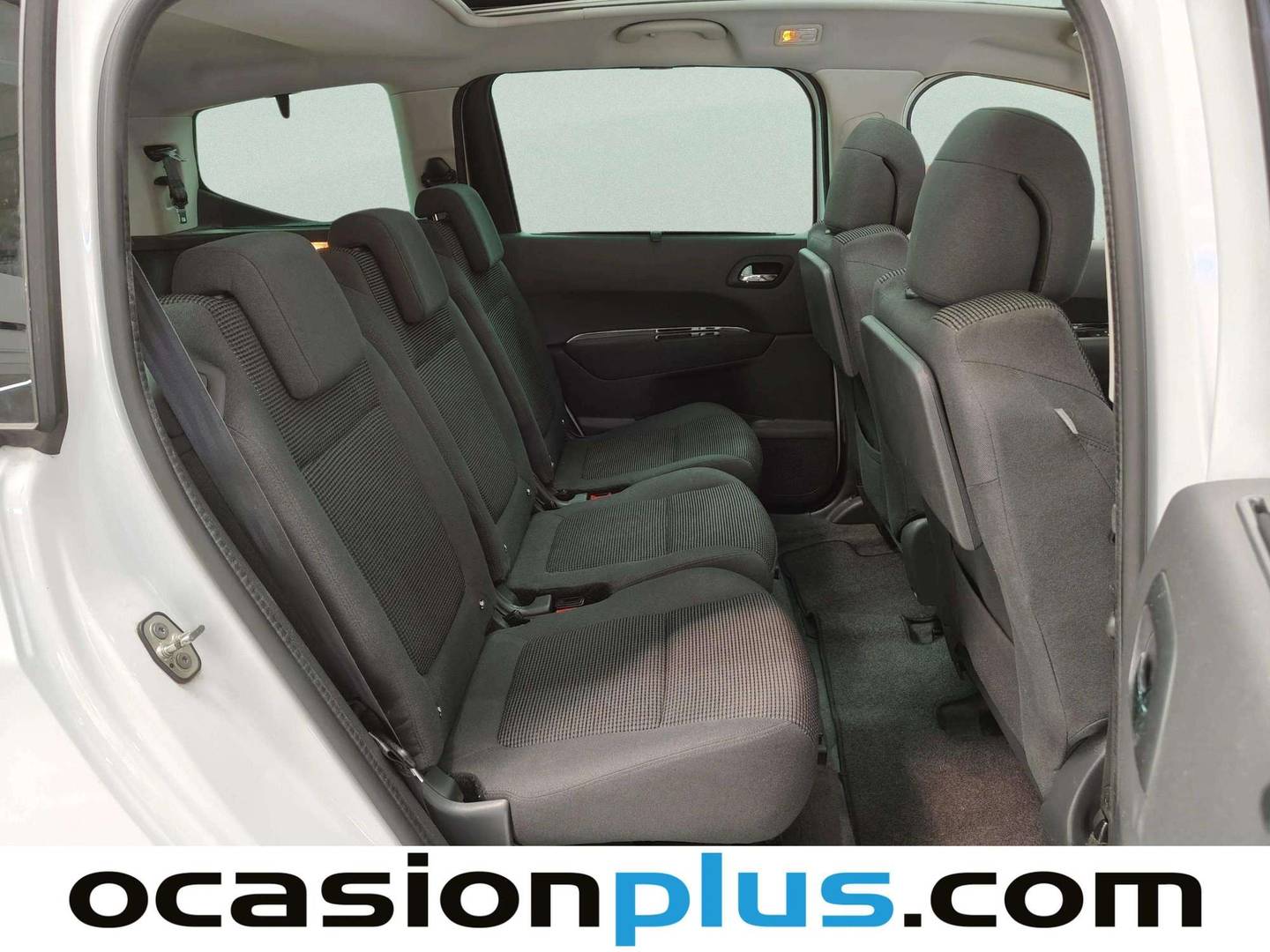 Fotos maletero Peugeot 5008 Peugeot 5008 1.6 BlueHDi Allure EAT6 (120 CV) 7 Plazas