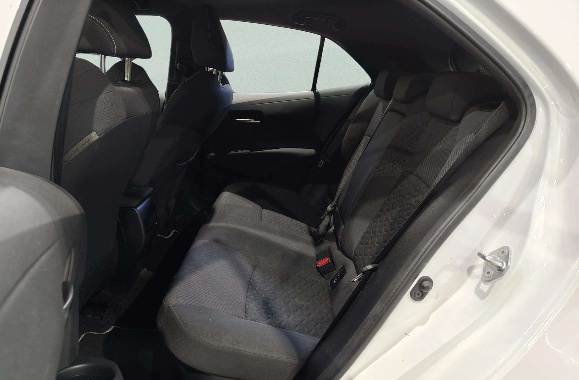 Toyota Corolla 1.8 125 Híbrido Active Tech E-CVT - foto 10