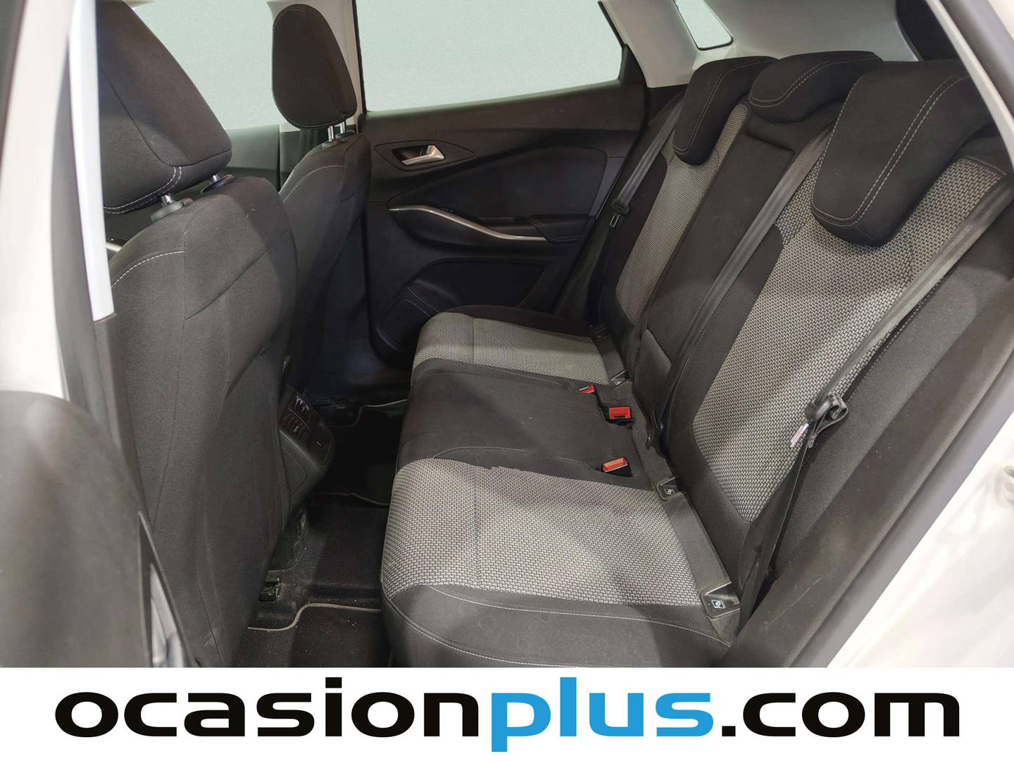 Foto asientos traseros Opel Grandland X Opel Grandland X 1.2 Turbo 120 Aniversario (130 CV)