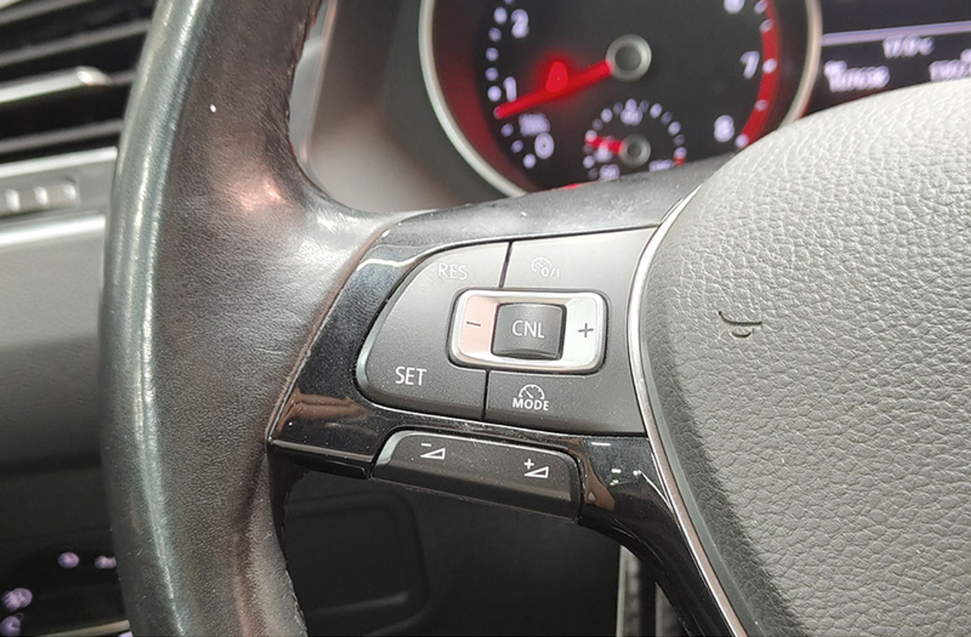 Volkswagen Tiguan Edition 1.4 TSI - foto 22
