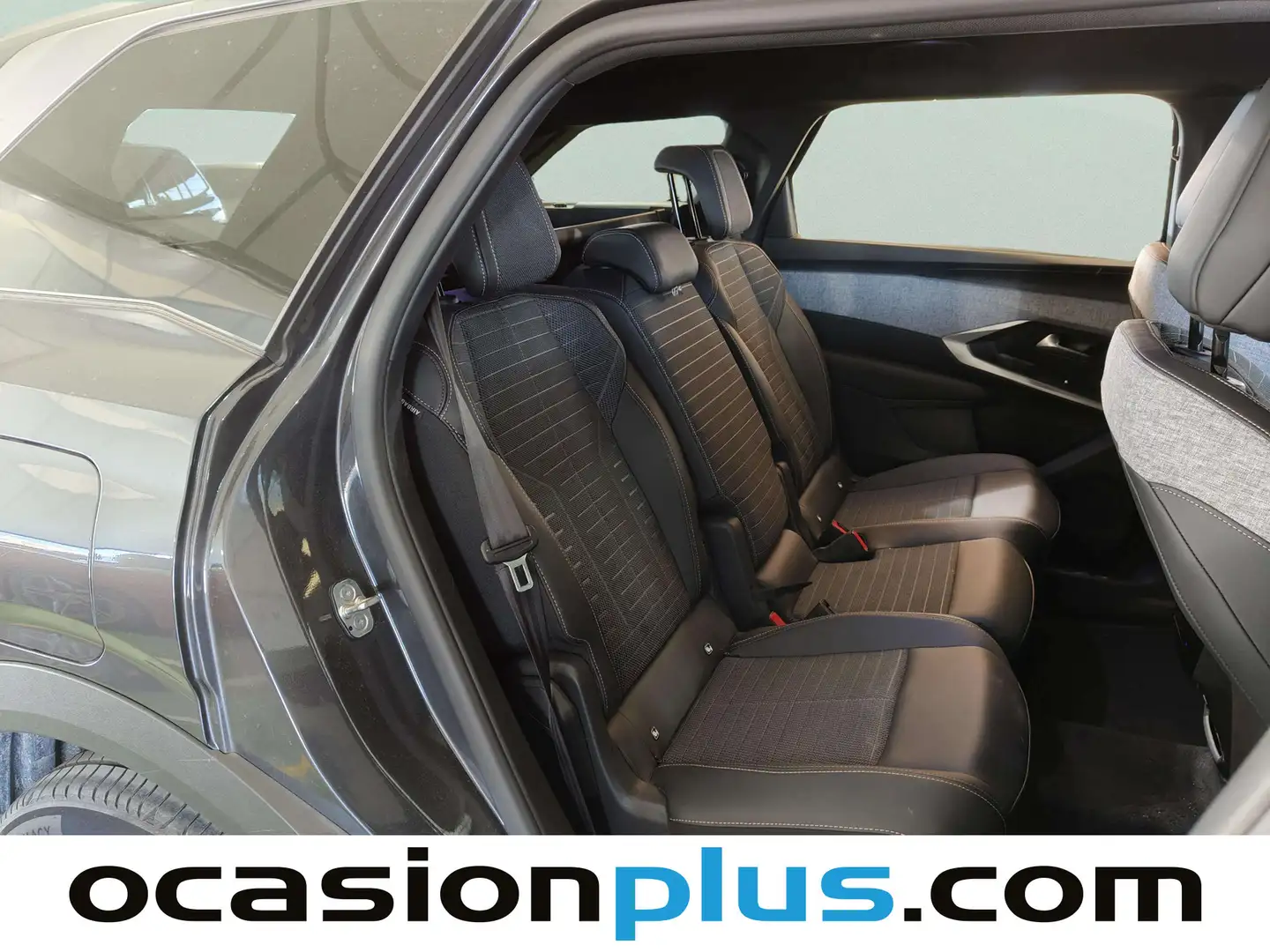 Foto Peugeot 5008 Hybrid Peugeot 5008 Hybrid 1.2 Allure eDCS6 (136 CV)