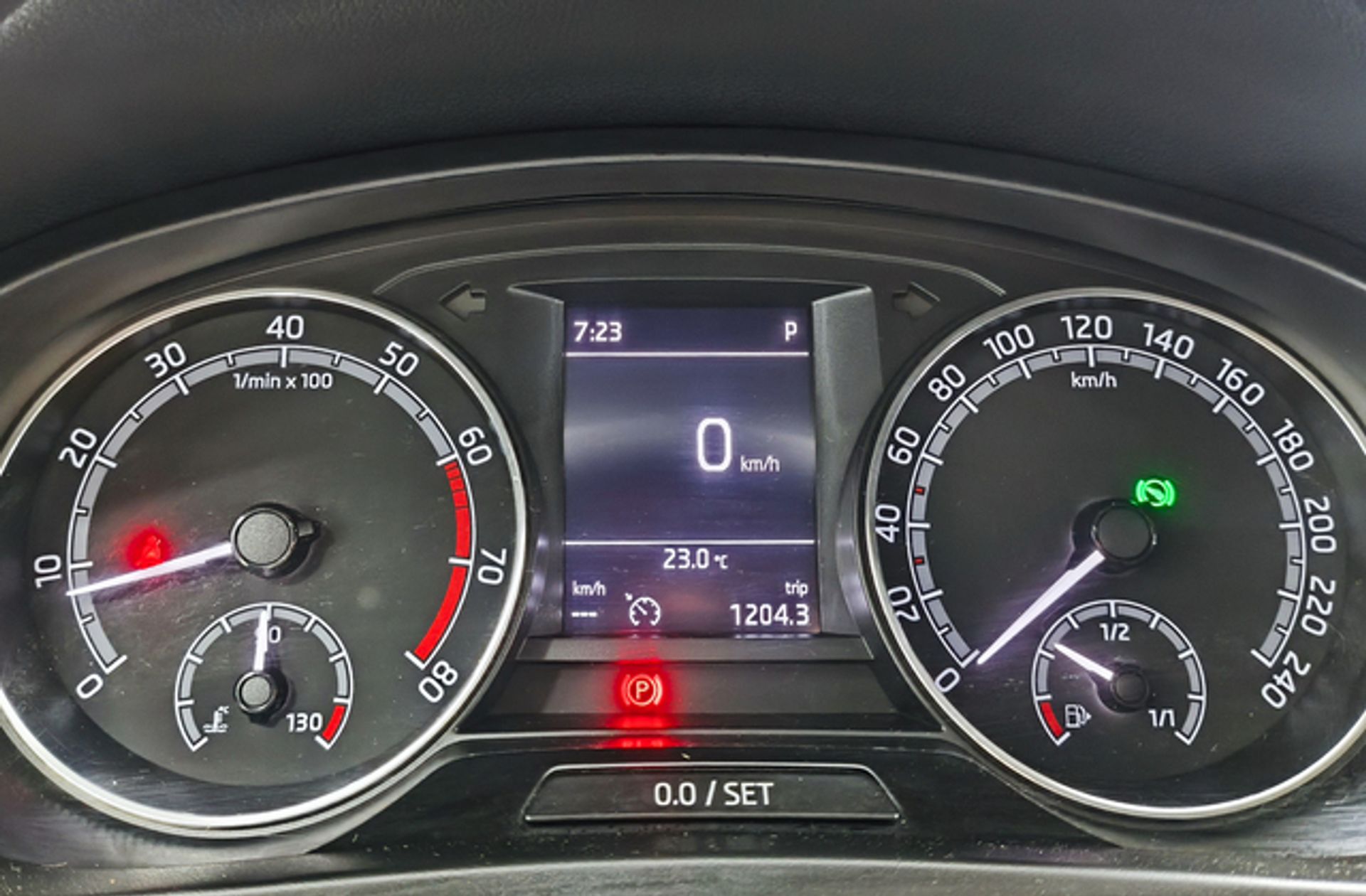 Škoda Spaceback 1.4 TSI Like DSG - foto 21