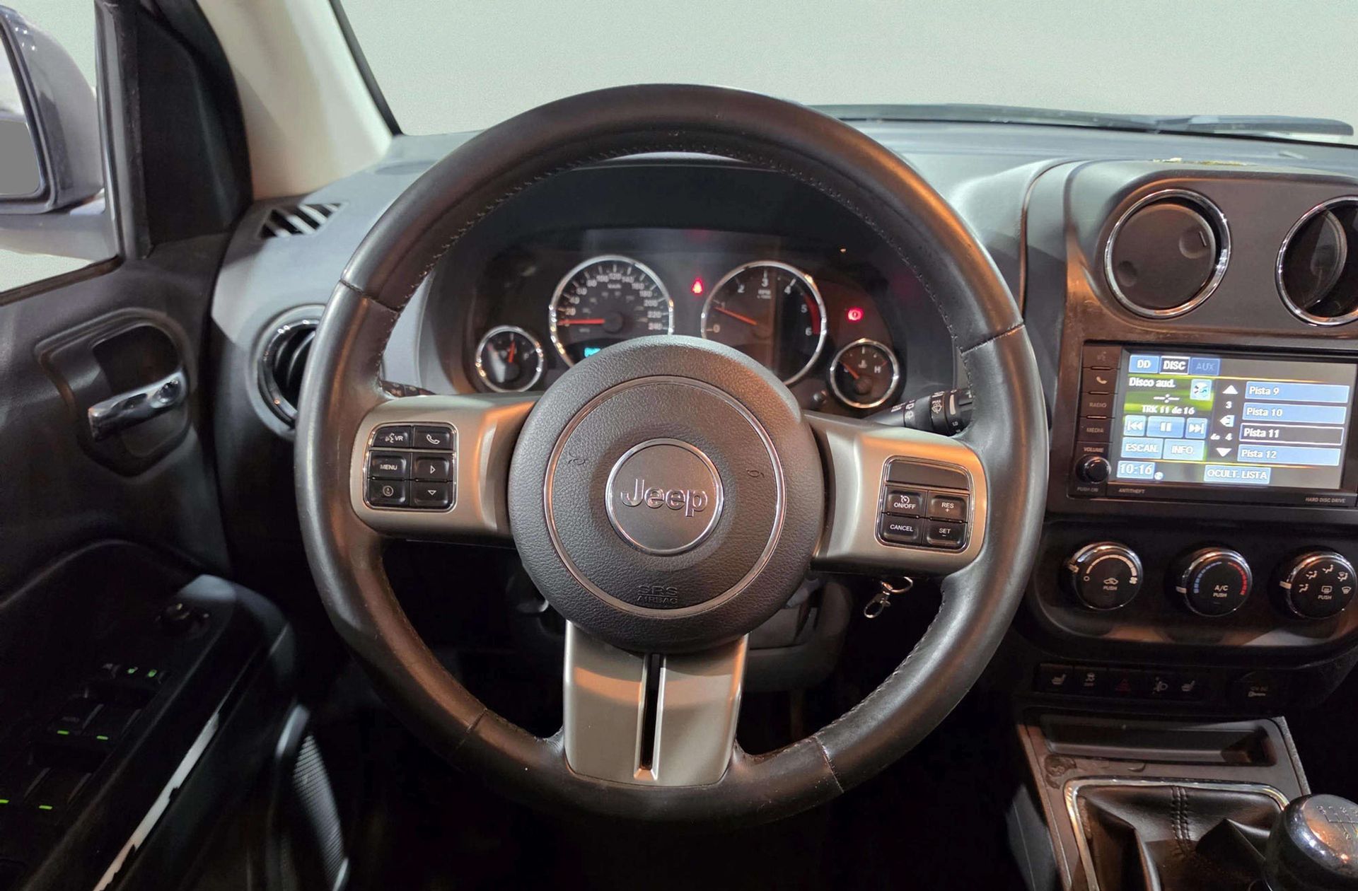 Jeep Compass 2.2 CRD North 4x2 - foto 18