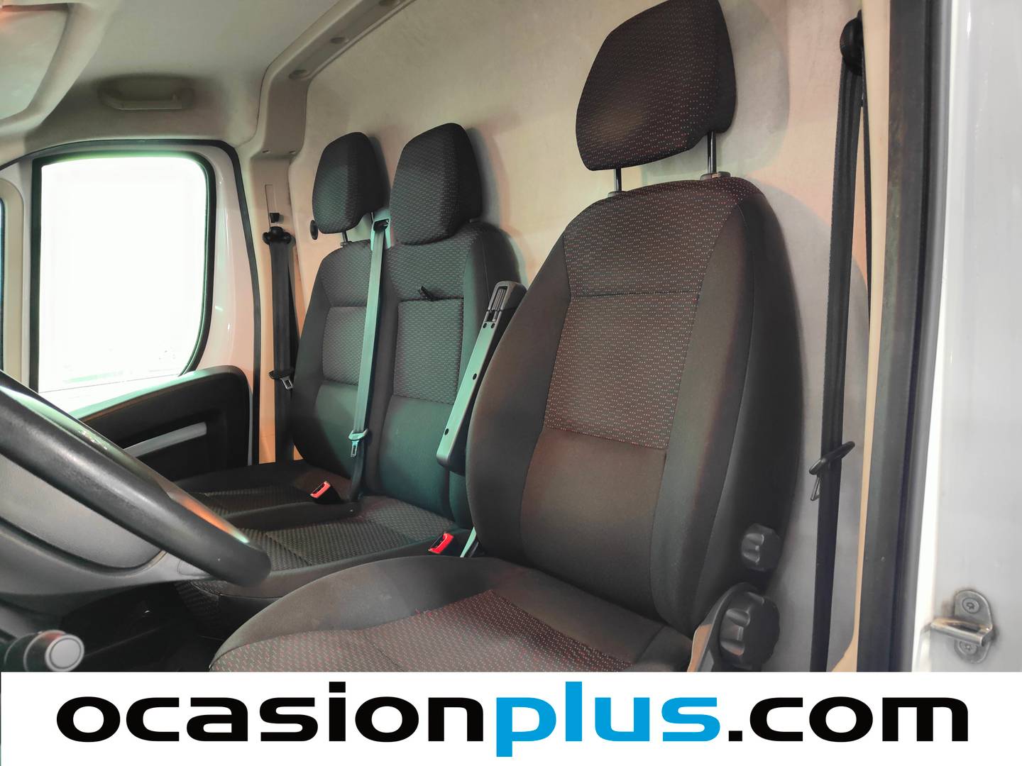 Foto asientos delanteros Peugeot Boxer Peugeot Boxer Furgon BlueHDi 140 S&S 335 L3H2 (140 CV)