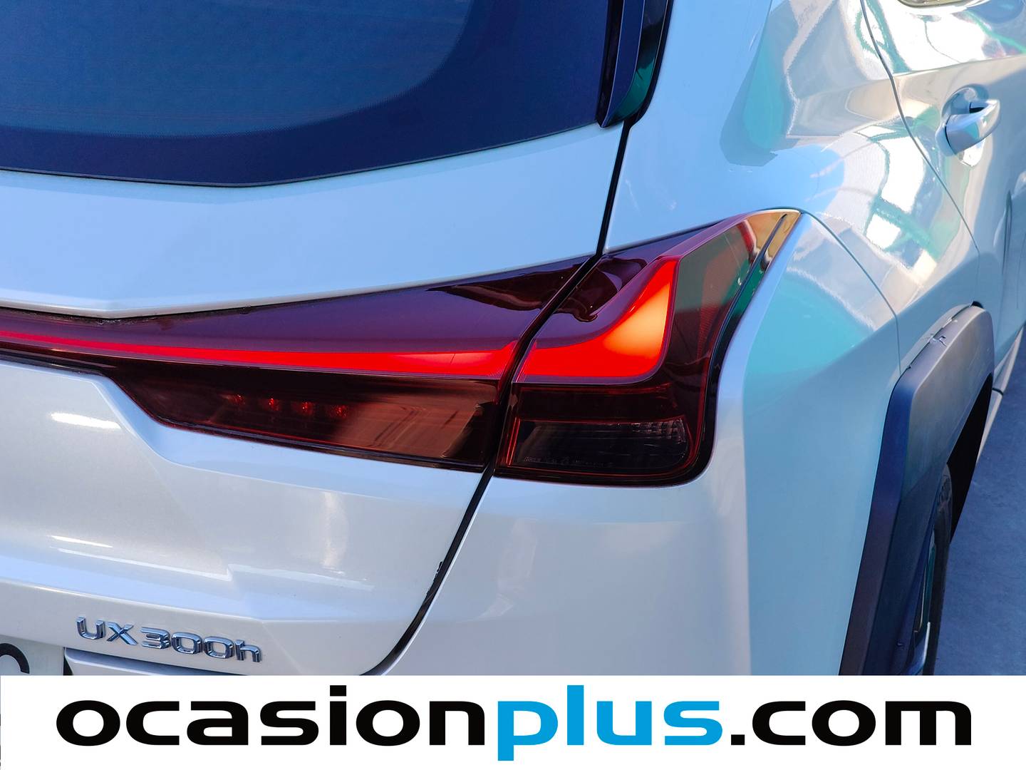 Foto Lexus UX Lexus UX 300h (199 CV)