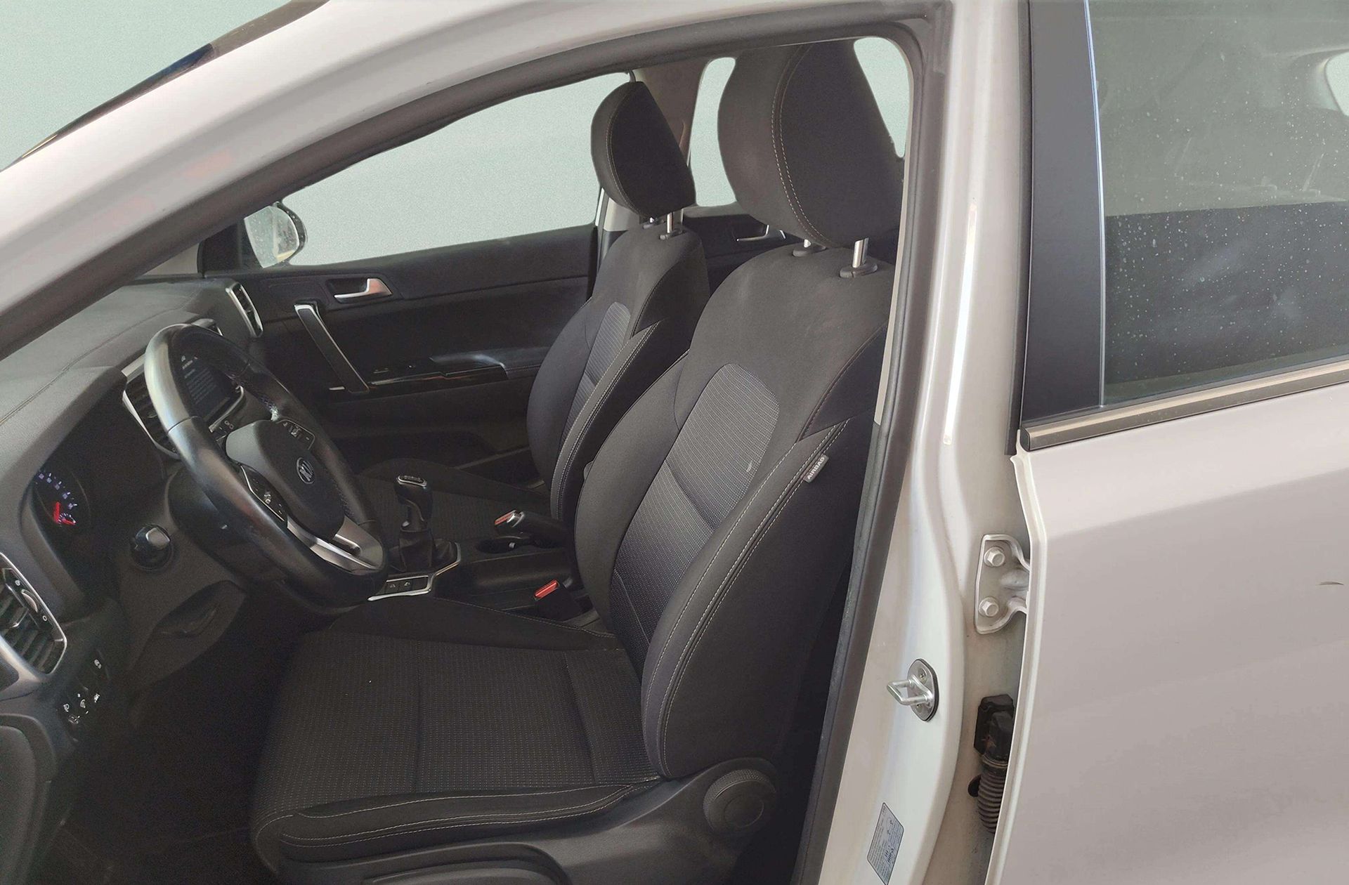 Kia Sportage 1.6 CRDi Drive 4x2 - foto 11