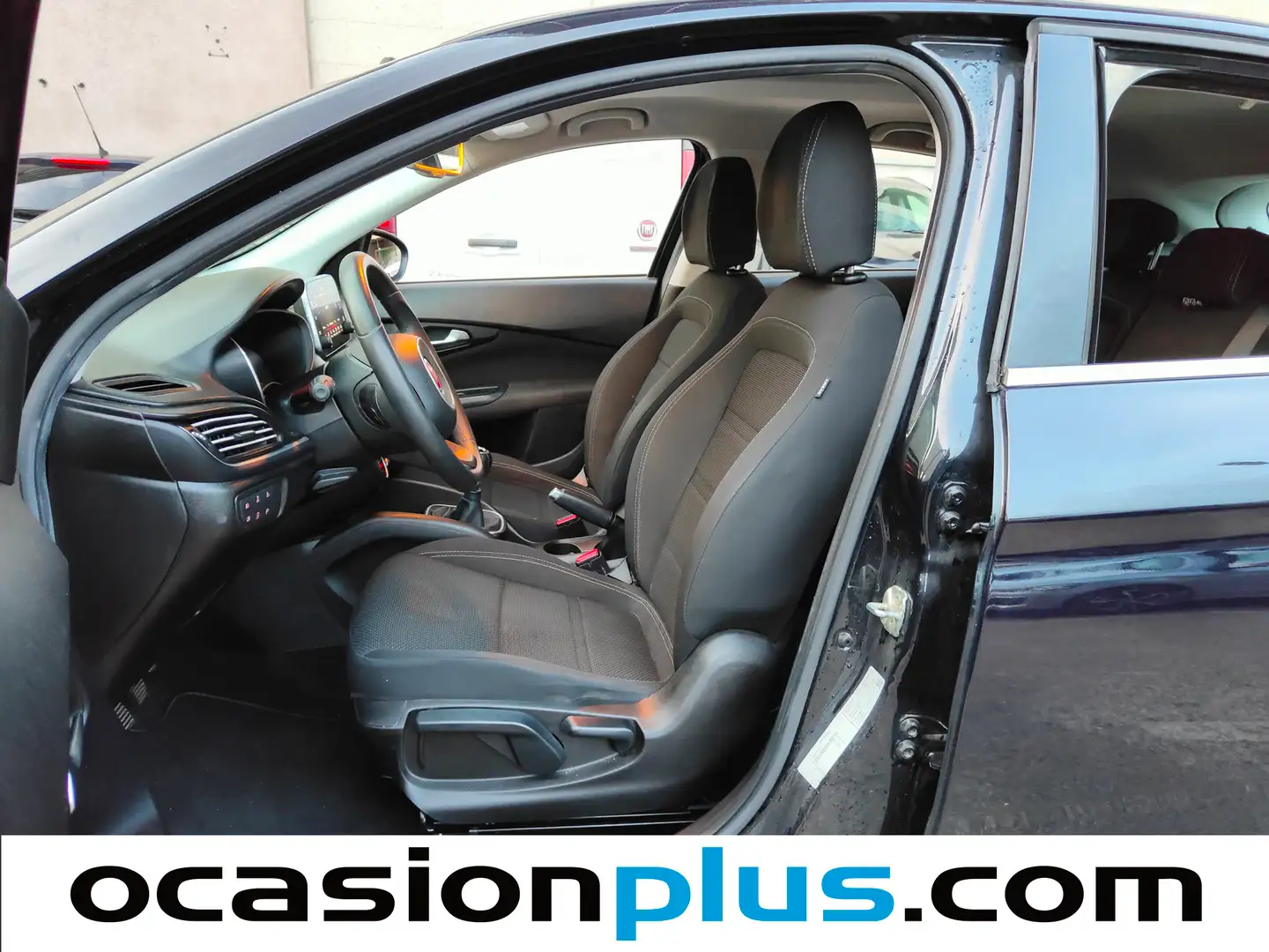 Foto Fiat Tipo Fiat Tipo 1.4 T-Jet Gasolina/GLP Lounge (120 CV)