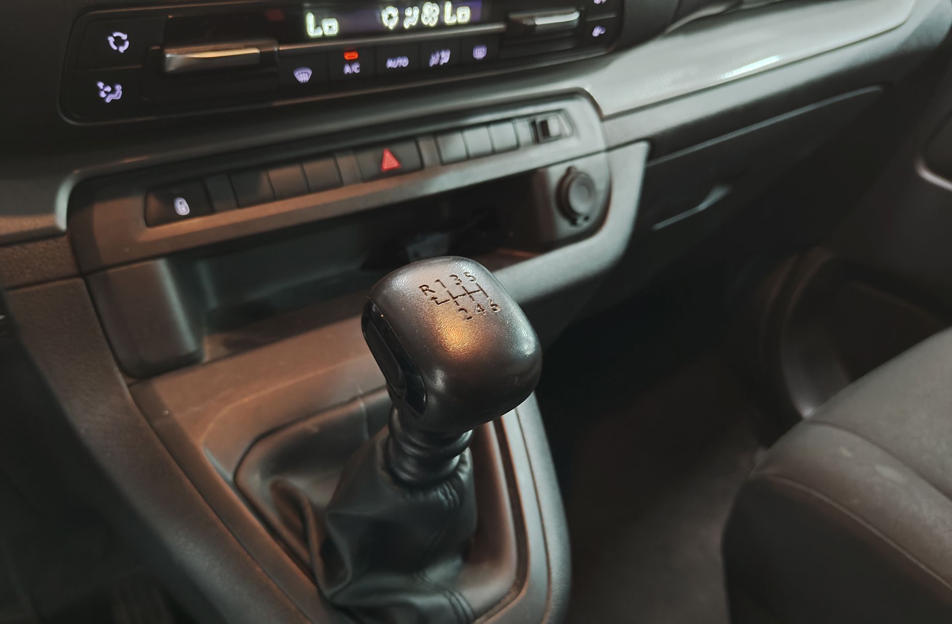 Citroën SpaceTourer BlueHDi 150 Feel Talla M 8 plazas - foto 5
