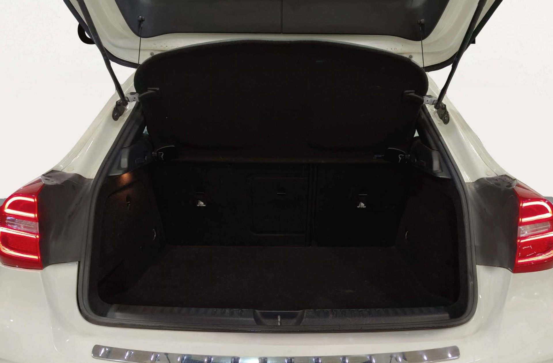 Mercedes-Benz GLA 200 d AMG Line - foto 15