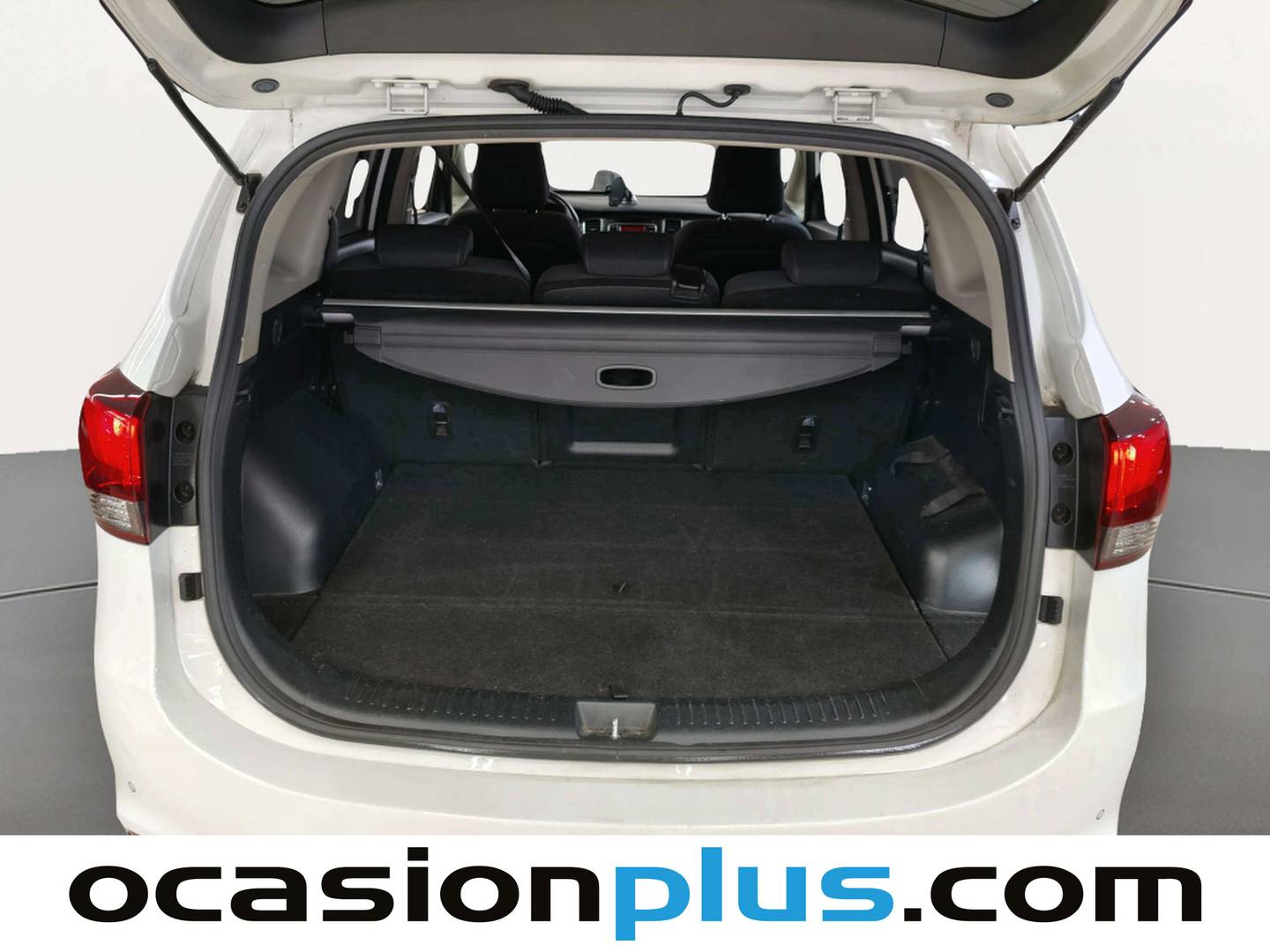 Fotos maletero KIA Carens Kia Carens 1.6 GDi Concept (135 CV)