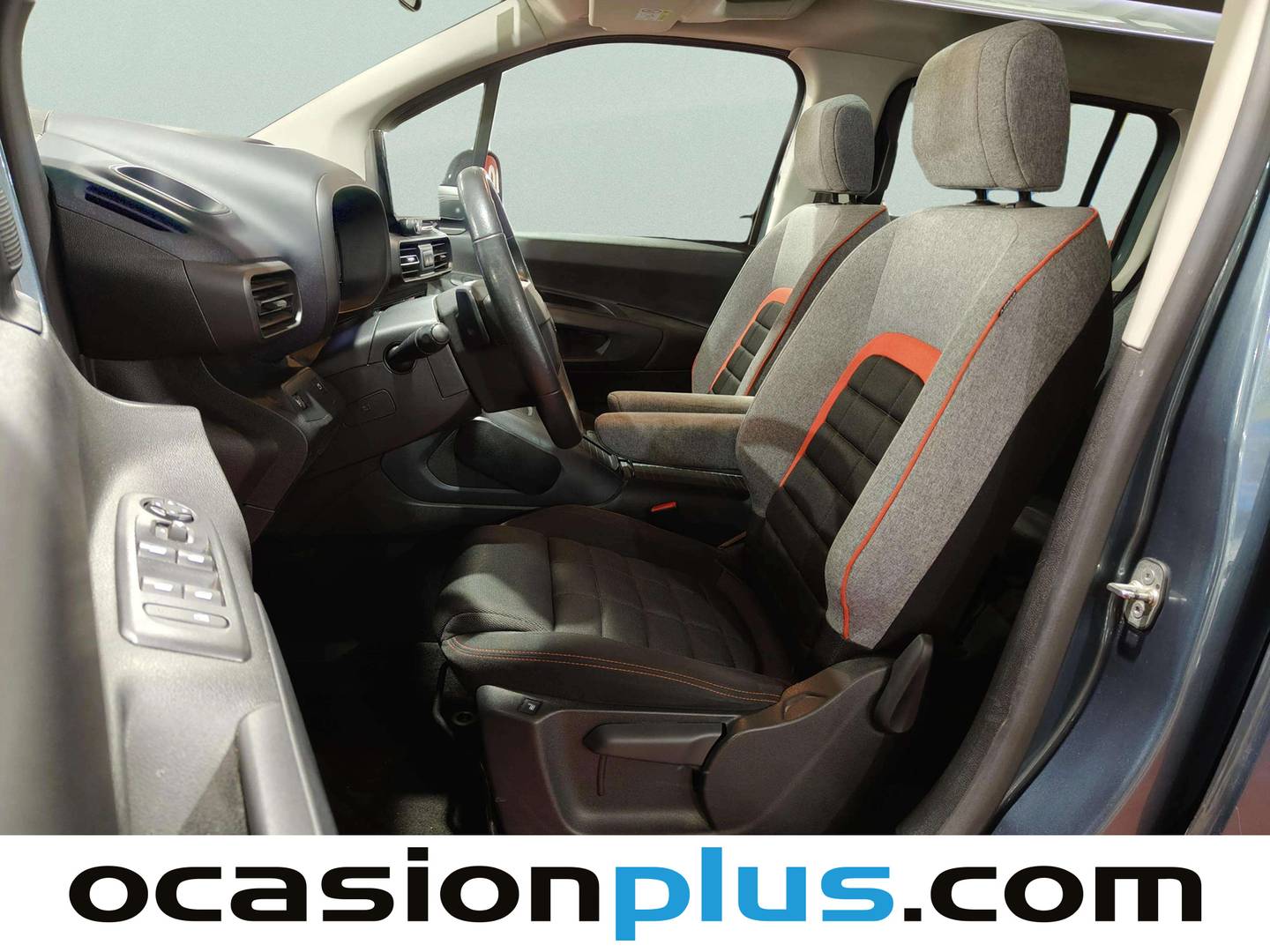 Foto asientos delanteros Citroën Berlingo Citroën Berlingo BlueHDi 130 S&S Talla M Max Auto (130 CV)