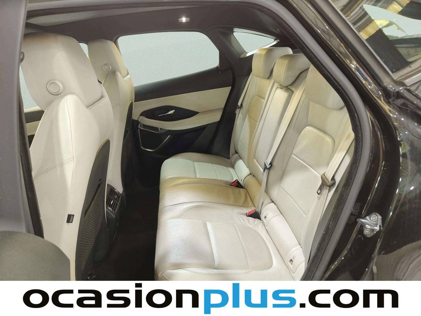 Foto asientos traseros Jaguar E-Pace Jaguar E-PACE 2.0P R-Dynamic SE 4WD Auto (200 CV)