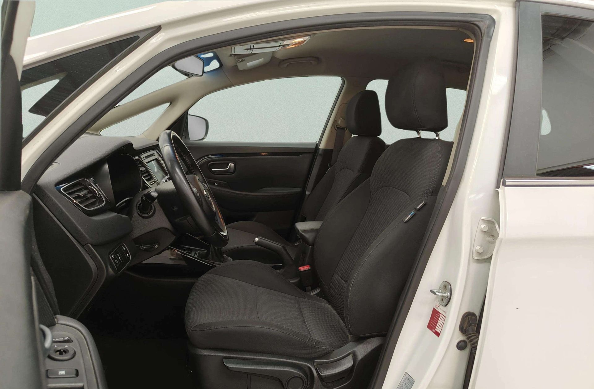 Kia Carens 1.6 GDi Uefa Euro 2016 Eco-Dynamics - foto 11