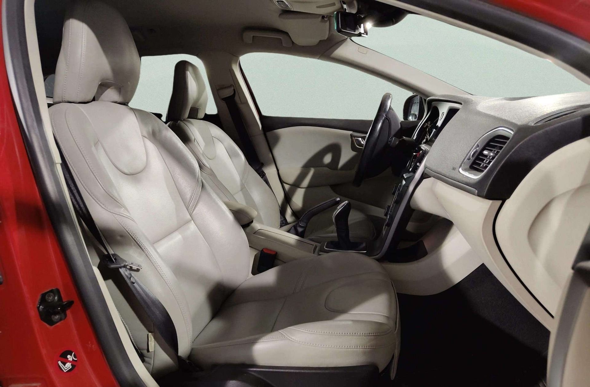 Volvo V40 D2 Kinetic - foto 14