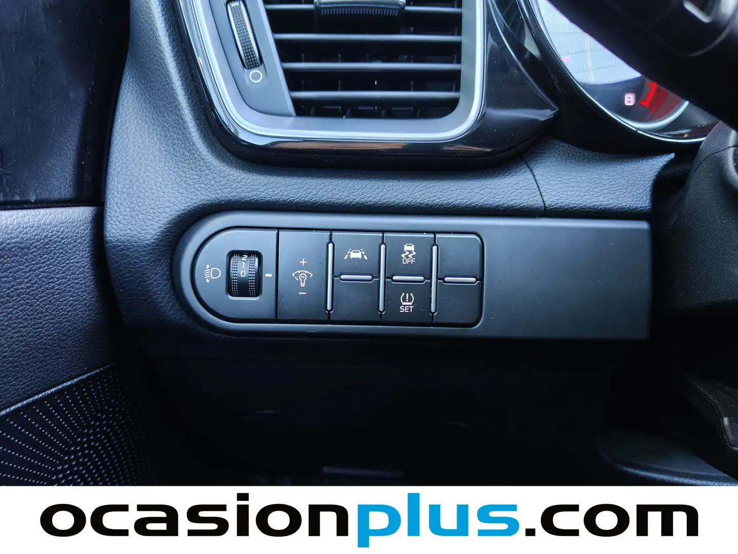 Foto KIA XCeed Kia XCeed 1.5 MHEV iMT Tech 118 kW (160 CV)