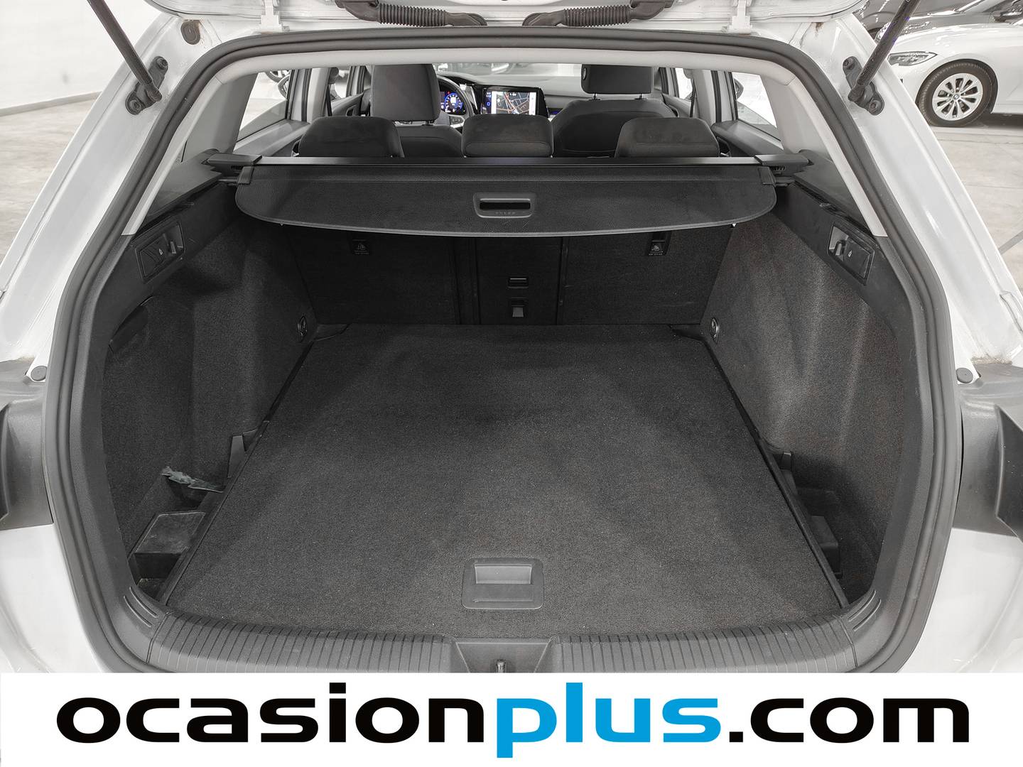 Fotos maletero Volkswagen Golf Volkswagen Golf Variant Life 1.5 eTSI (131 CV) DSG