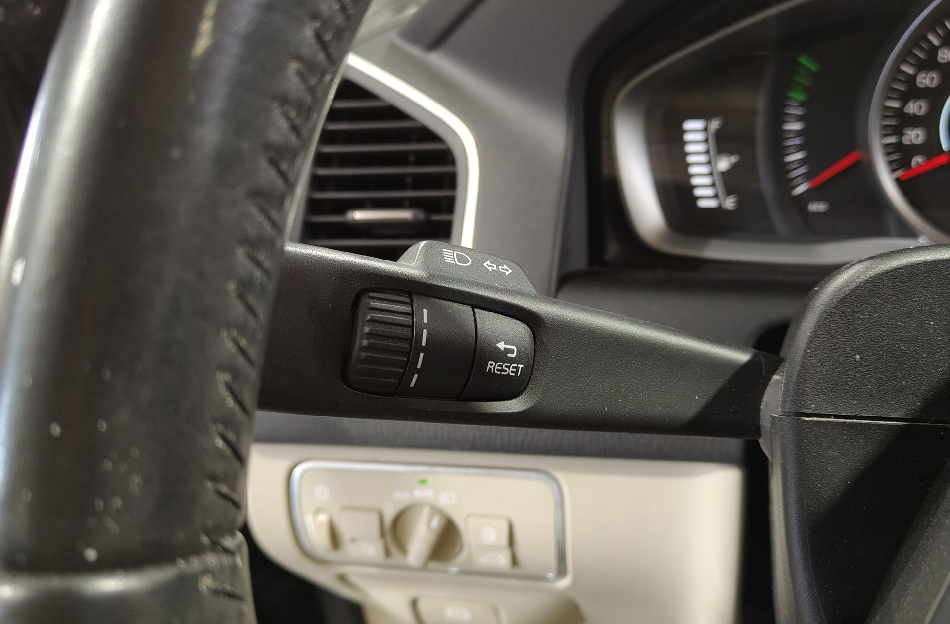 Volvo XC60 D3 Kinetic - foto 24