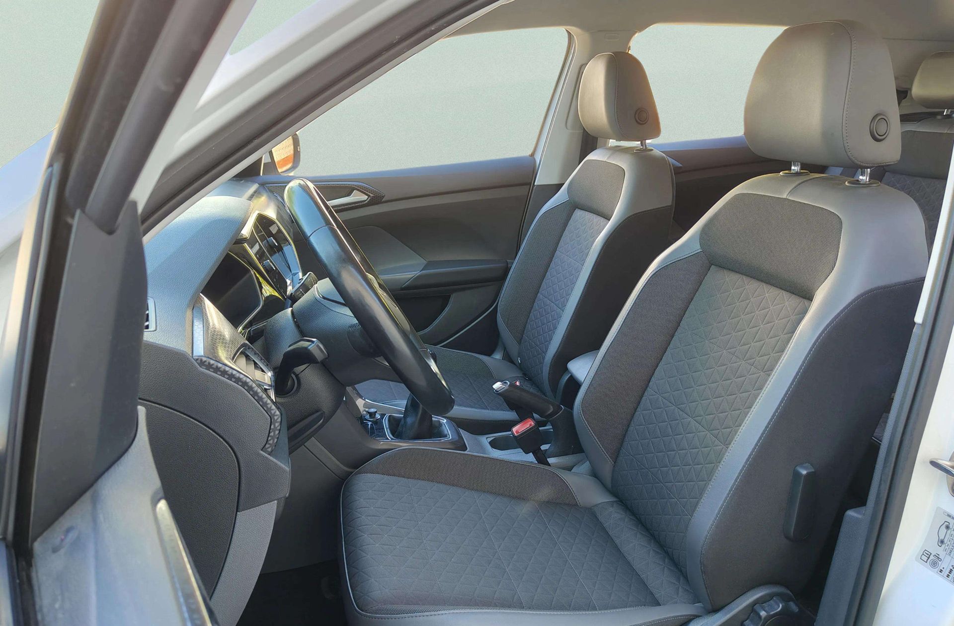 Volkswagen T-Cross Sport 1.0 TSI Pack R-Line - foto 12