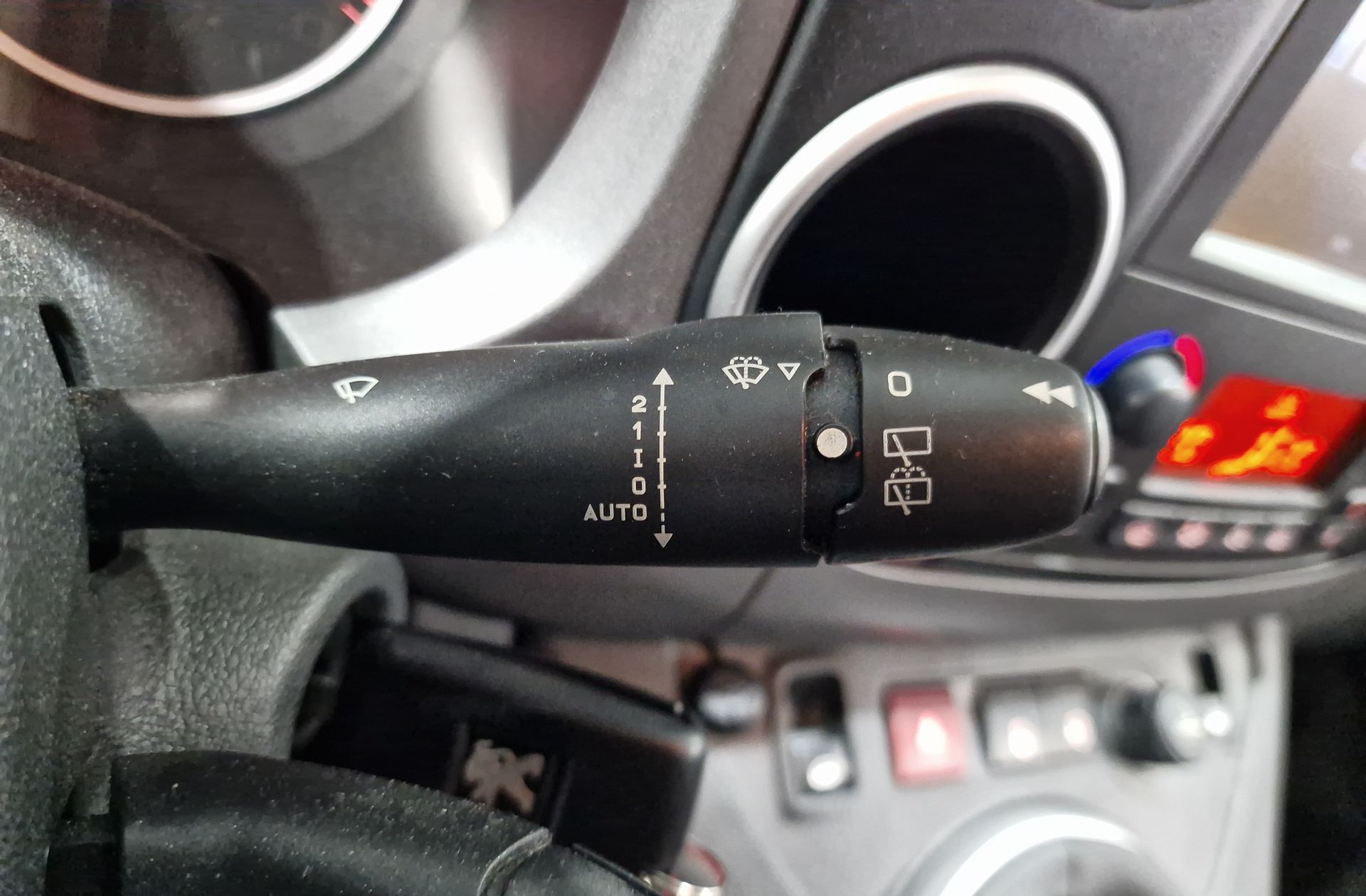 Peugeot Partner Tepee BlueHDi 100 Outdoor - foto 24
