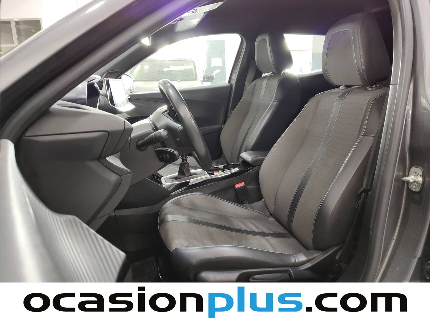 Foto asientos delanteros Peugeot 2008 Peugeot 2008 PureTech 100 S&S Allure (100 CV)