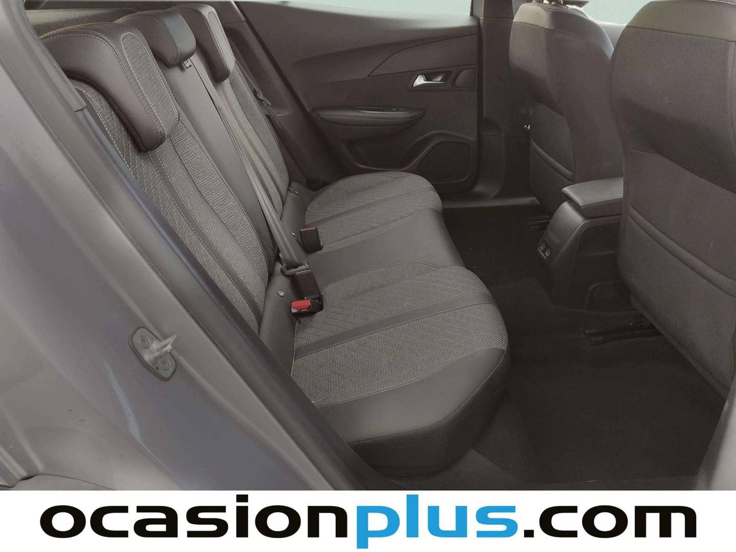 Foto asientos traseros Peugeot 2008 Peugeot 2008 Allure Hybrid eDCS6 (145 CV)