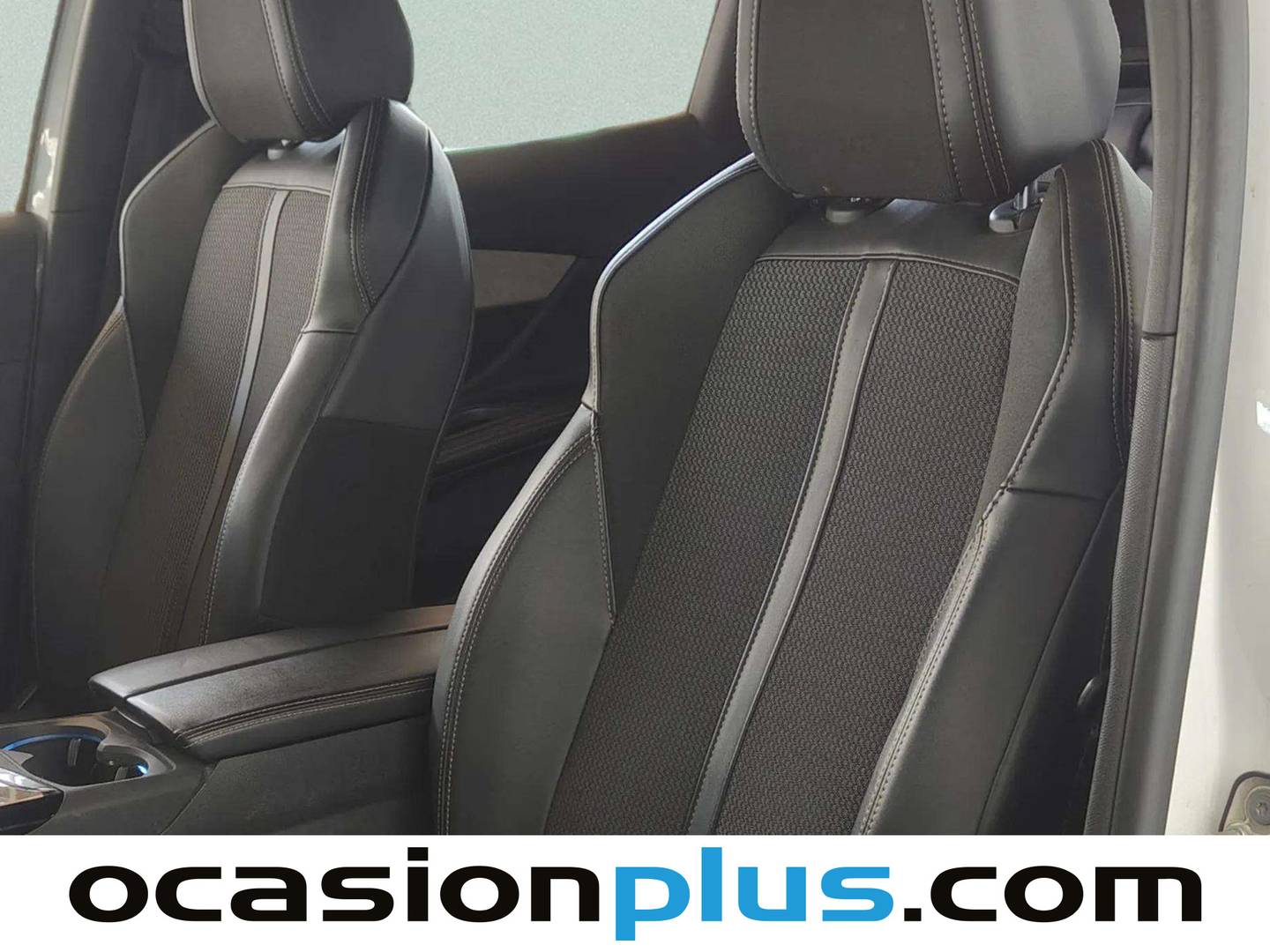 Extras y acabados del Peugeot 3008 Peugeot 3008 PureTech 130 S&S GT EAT8 (130 CV)