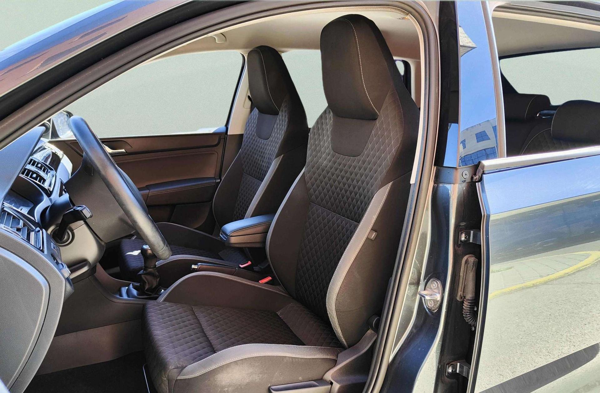 Škoda Spaceback 1.4 TDI CR Like - foto 8