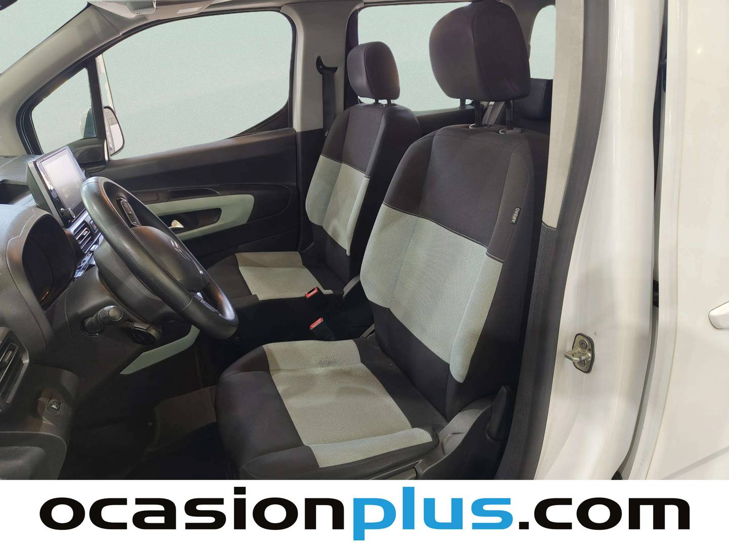 Foto asientos delanteros Citroën Berlingo Citroën Berlingo Combi PureTech 110 S&S Talla M 100 Años (110 CV)