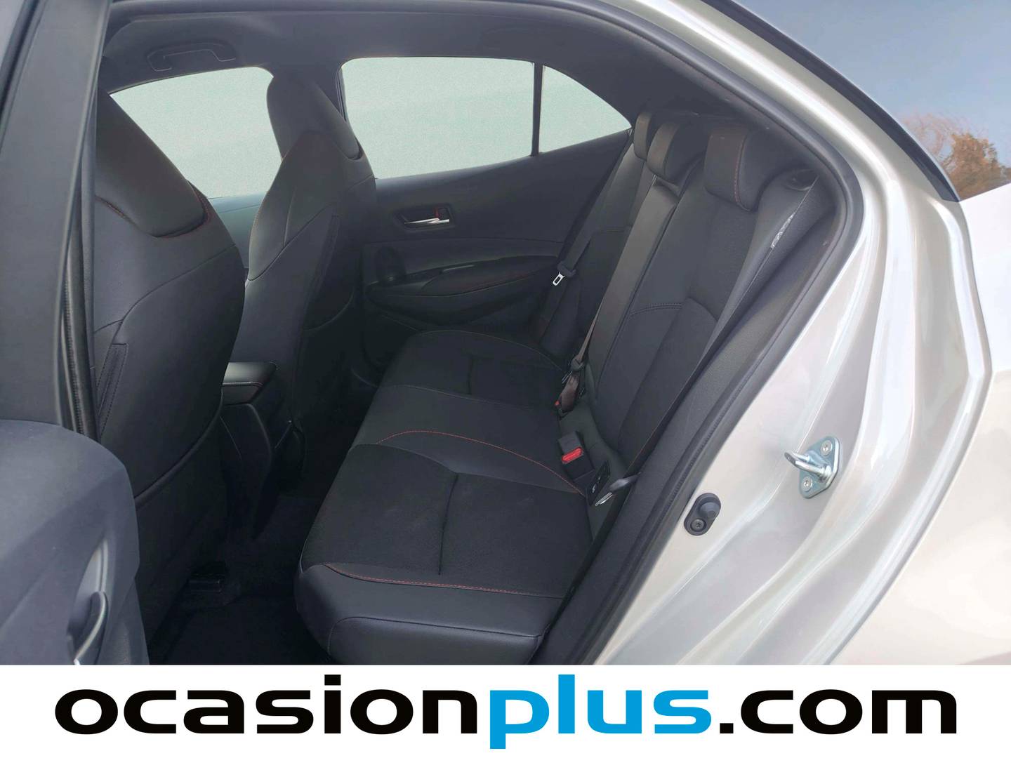 Foto asientos traseros Toyota Corolla Toyota Corolla 140H GR-Sport (140 CV)