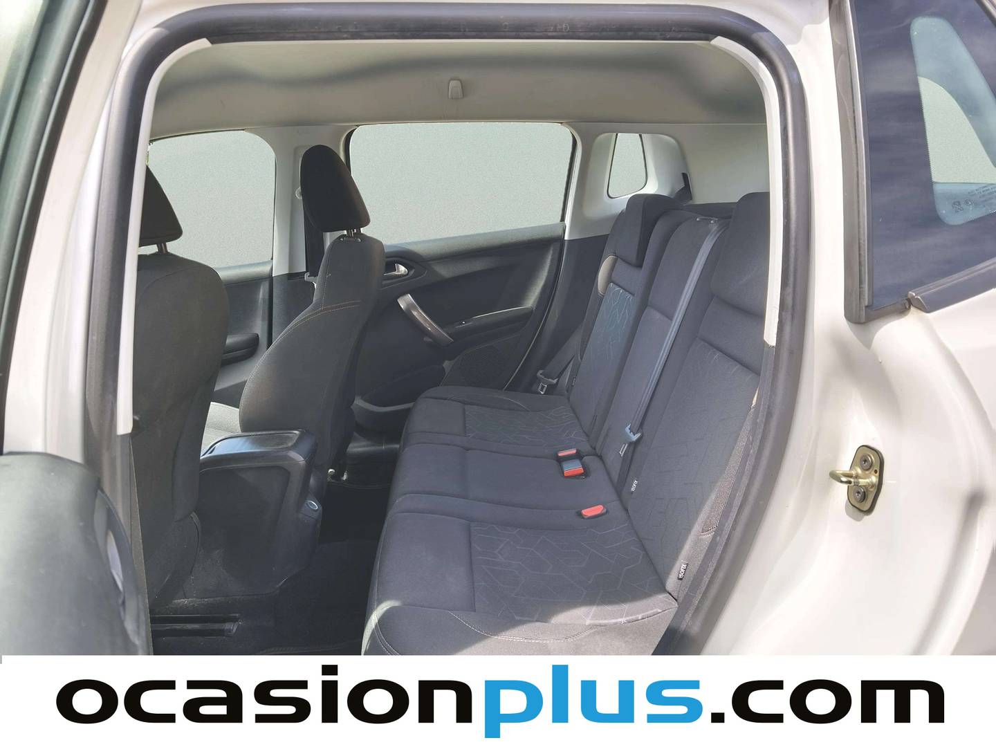 Foto asientos traseros Peugeot 2008 Peugeot 2008 e-HDI 92 Active  (92 CV)