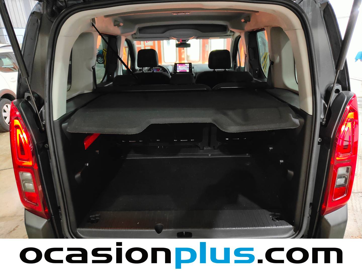 Foto Citroën Berlingo Citroen Berlingo Combi BlueHDi 100 S&S Talla M 100 Años (102 CV)