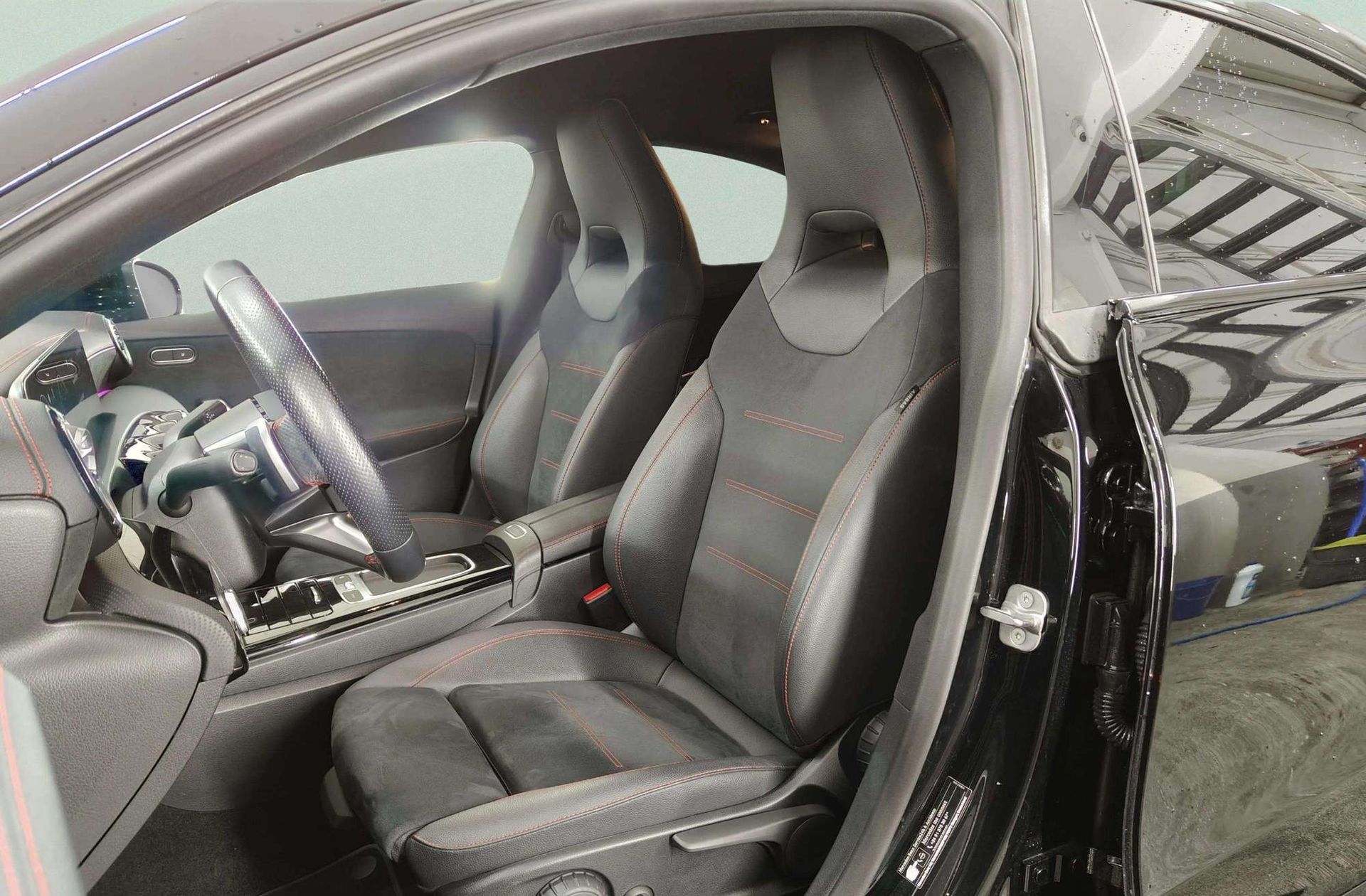 Mercedes-Benz CLA 200 d Pack AMG - foto 14