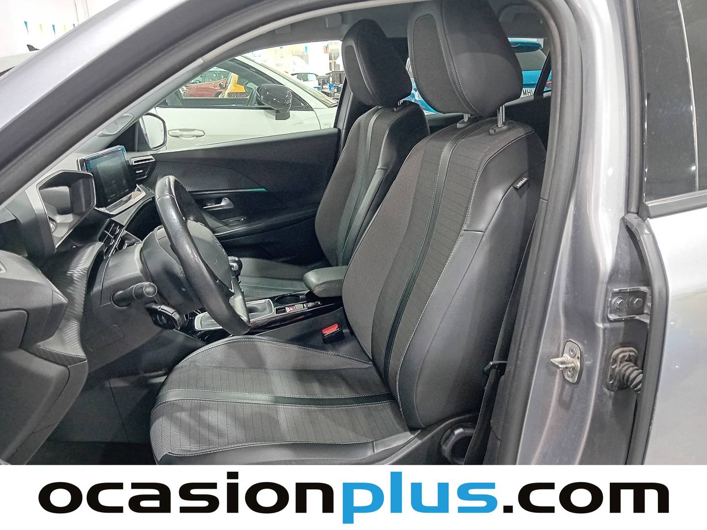 Foto asientos delanteros Peugeot 2008 Peugeot 2008 PureTech 130 S&S Allure Pack (130 CV)