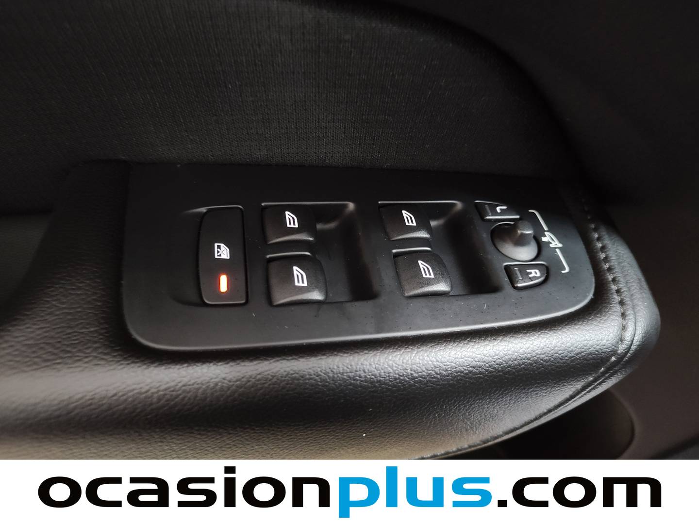 Foto Volvo XC60 Volvo XC60 2.0 T4 Momentum Auto (190 CV)