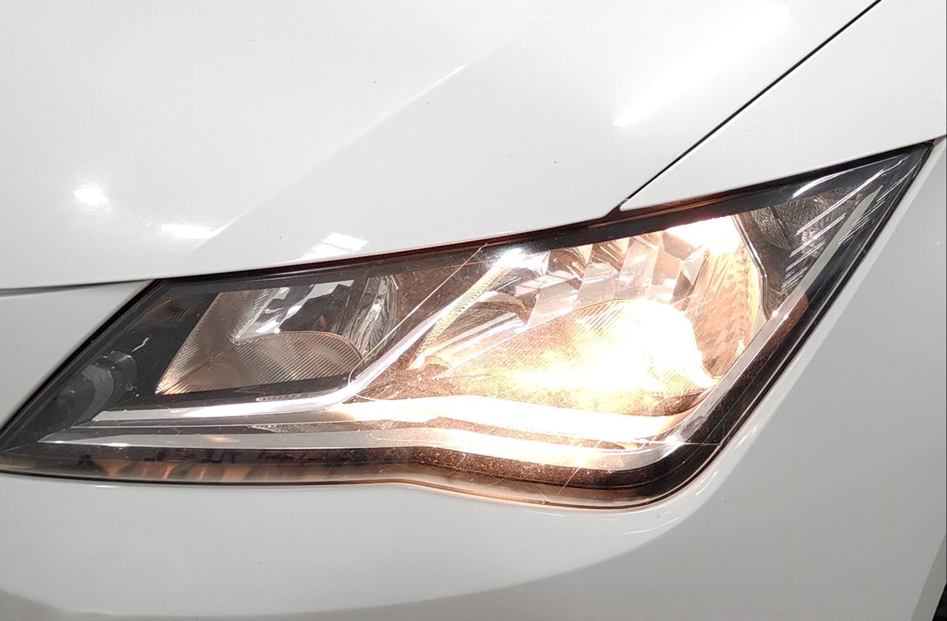 SEAT León 1.6 TDI Style Connect Plus DSG - foto 13