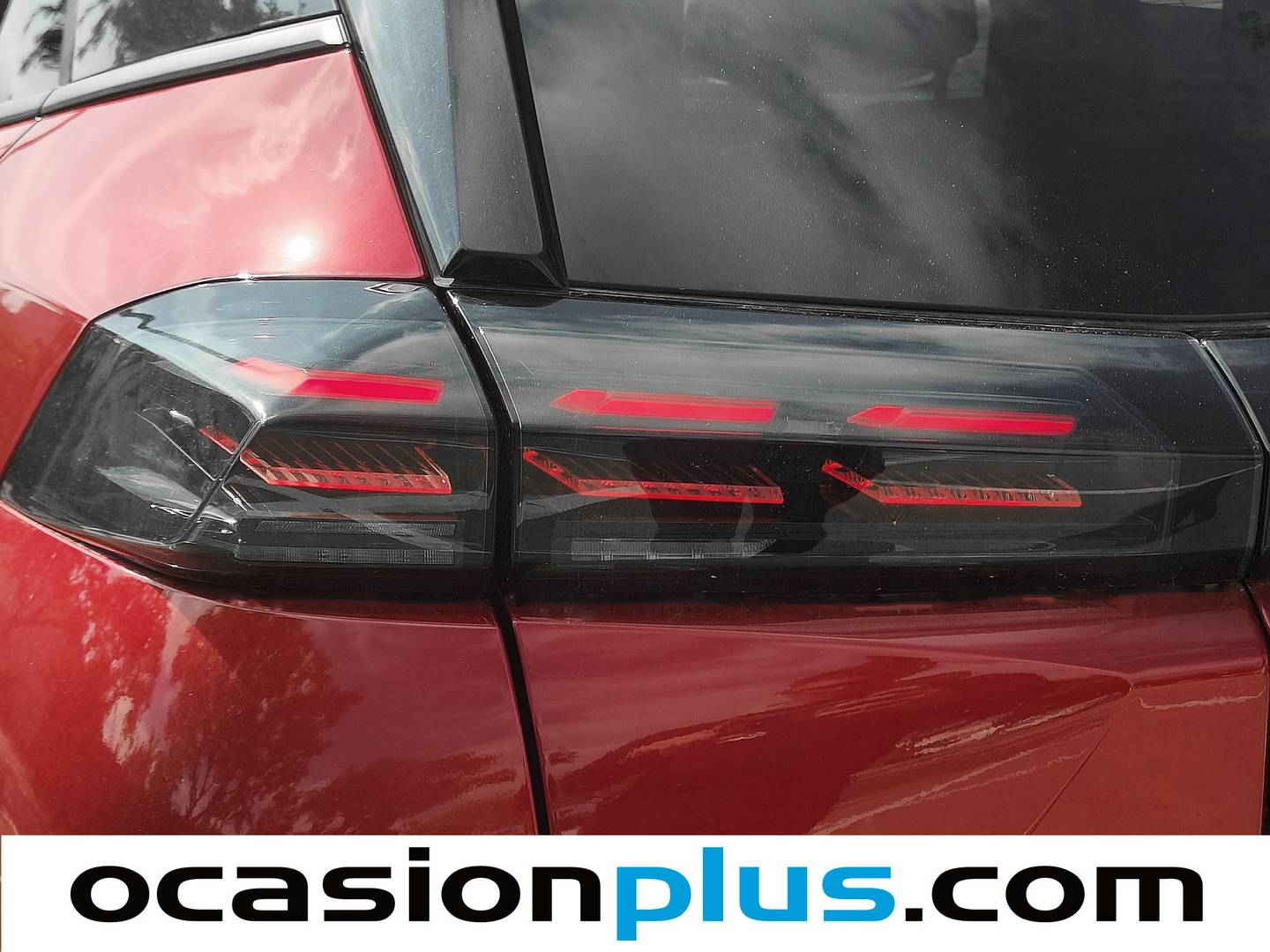 Foto Peugeot 2008 Peugeot 2008 Allure Hybrid eDCS6 (136 CV)